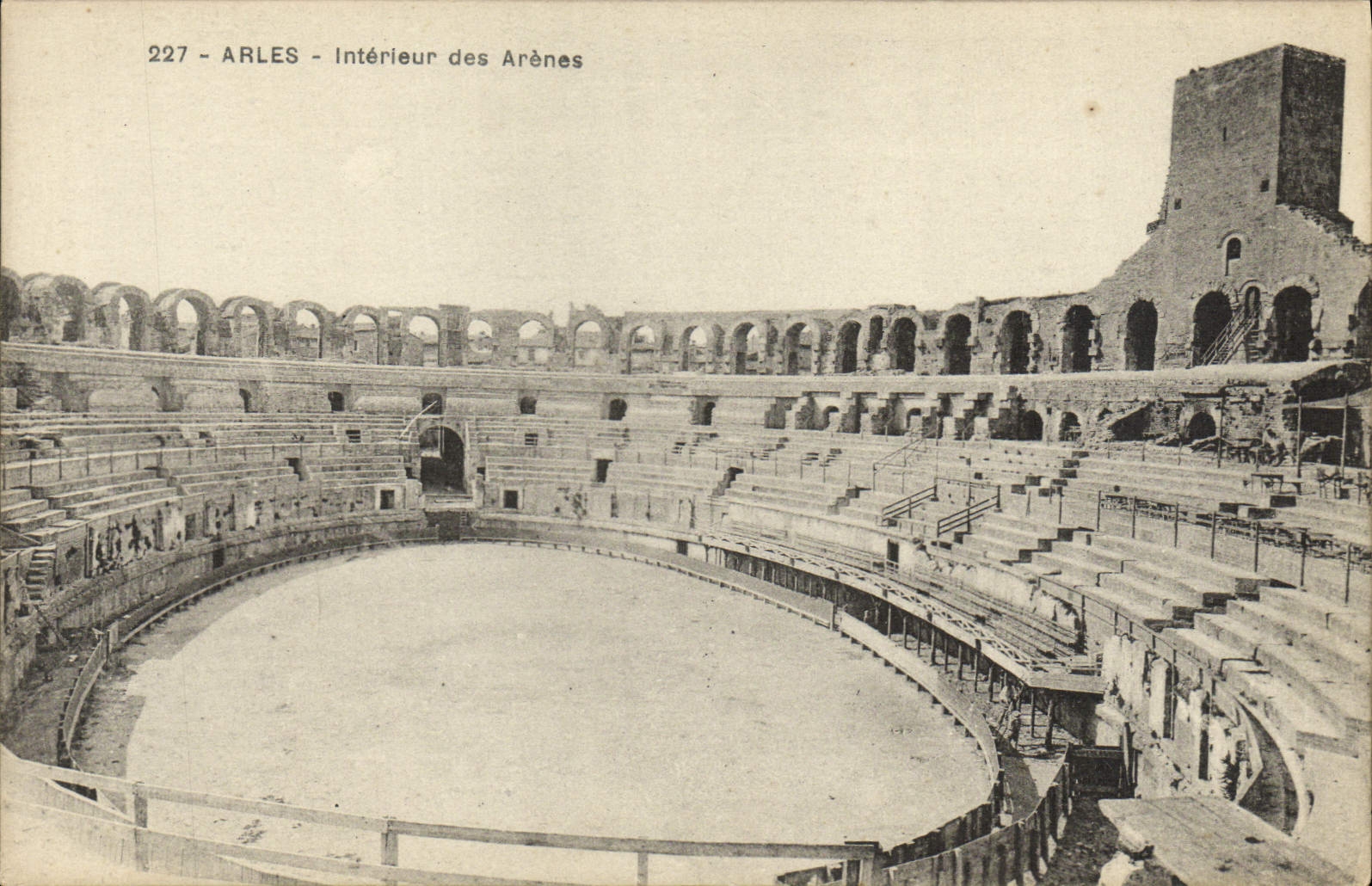 CPA Arles Interieur Des Arenes