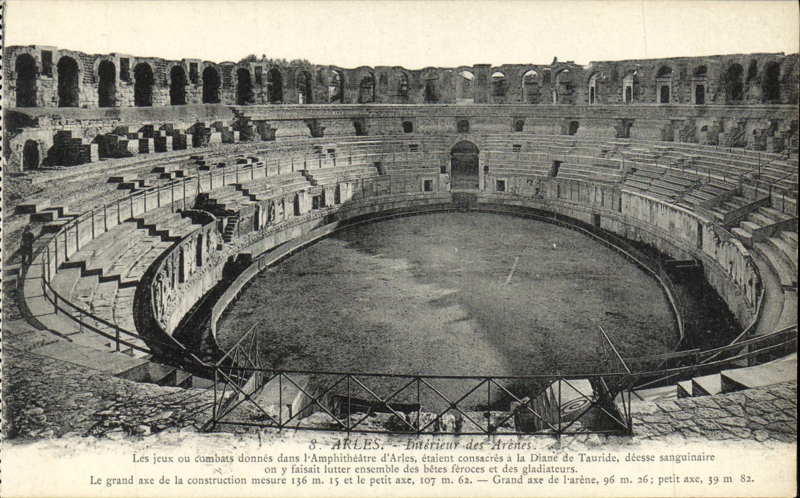 CPA Arles Interieur des Arenes