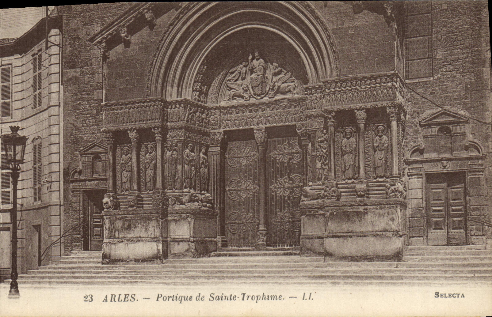 VINTAGE POSTCARD Arles Gantry of holy trophime