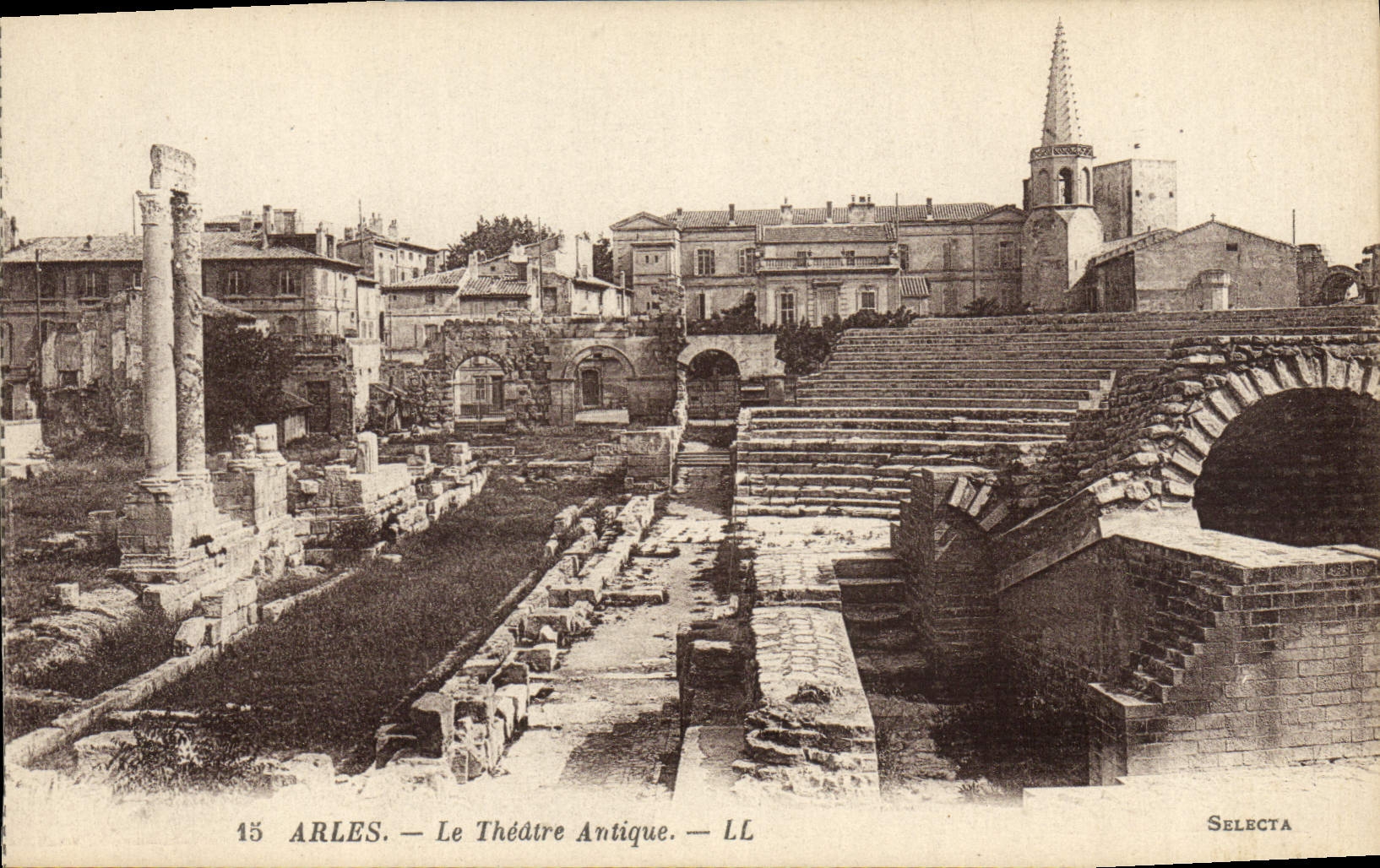 CPA Arles Le theatre antique