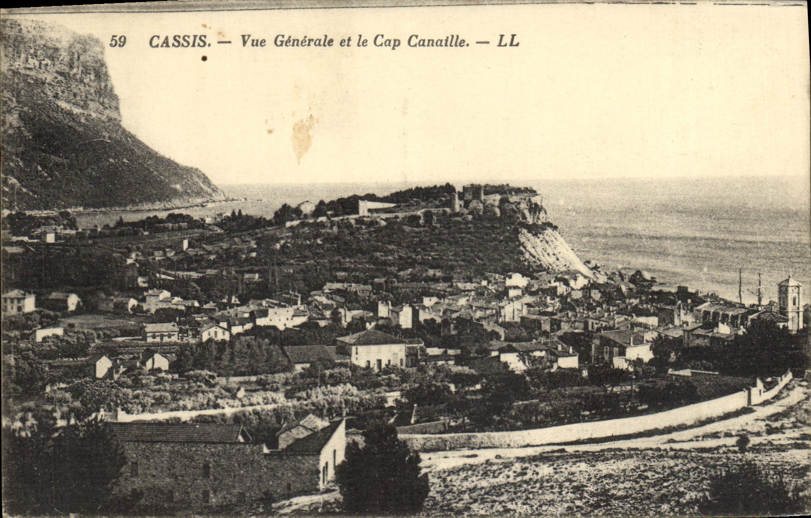 CPA Cassis Vue generale et cap canaille