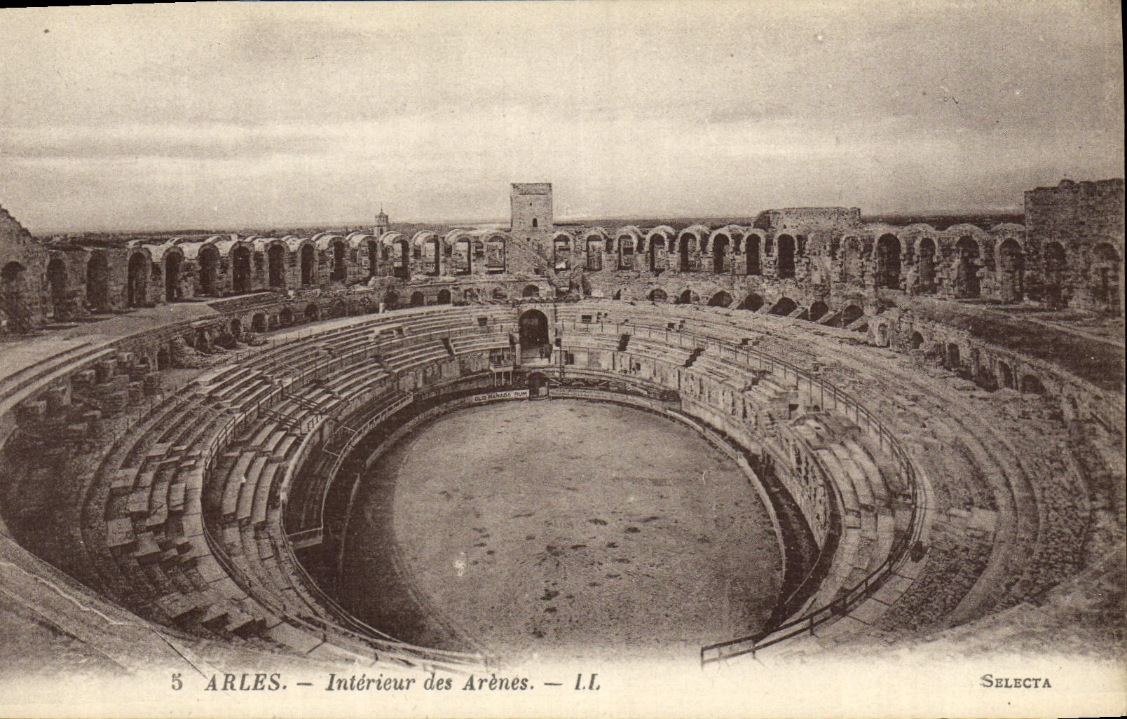 VINTAGE POSTCARD Arles Interior of Arena