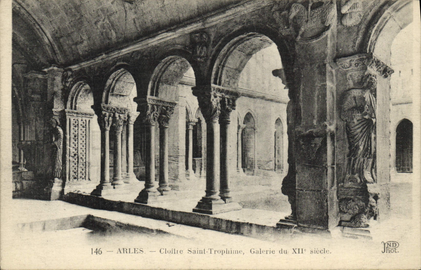 VINTAGE POSTCARD Arles Holy Cloister Trophime Gallery of 12th