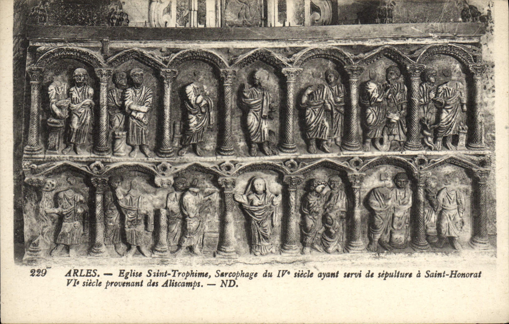CPA Arles Eglise Saint Trophime Sarcophage du 4eme 