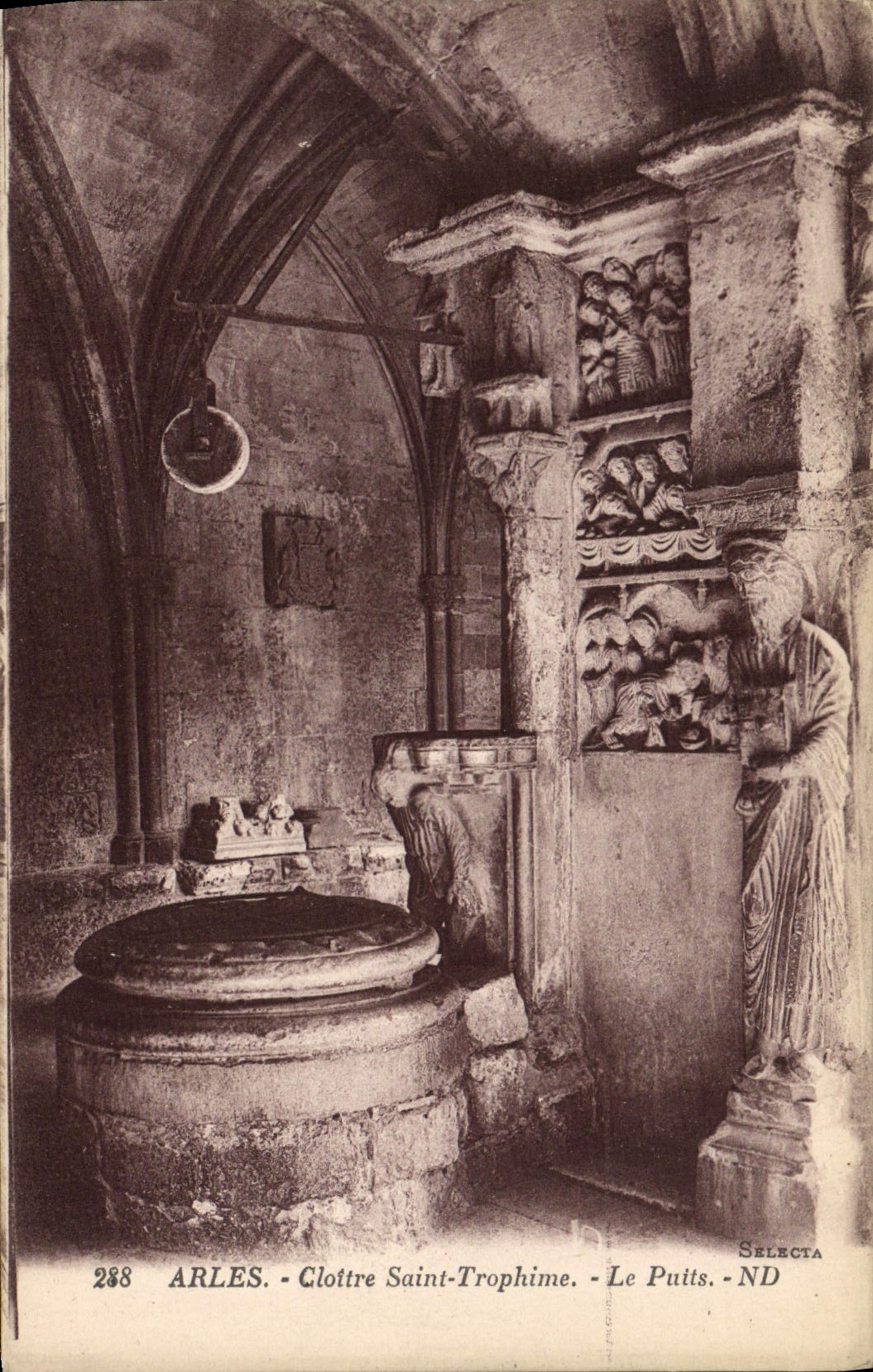 VINTAGE POSTCARD Arles Holy Cloister Trophime the well