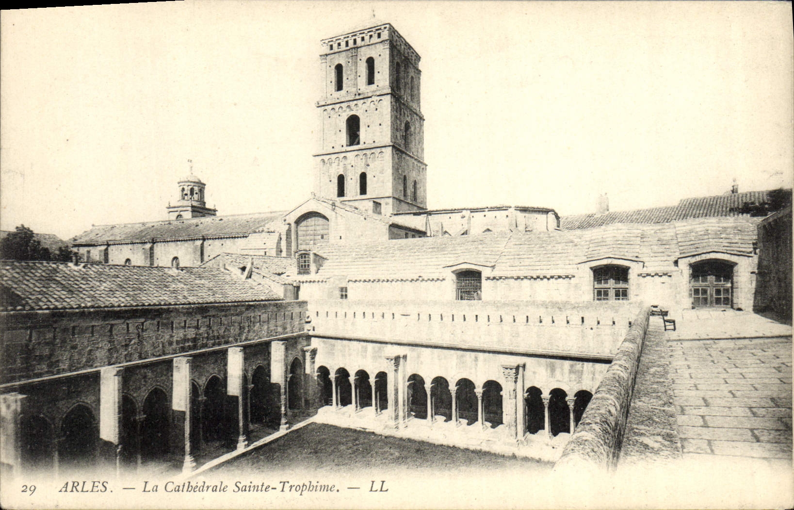 VINTAGE POSTCARD Arles the cathedral co. Trophime