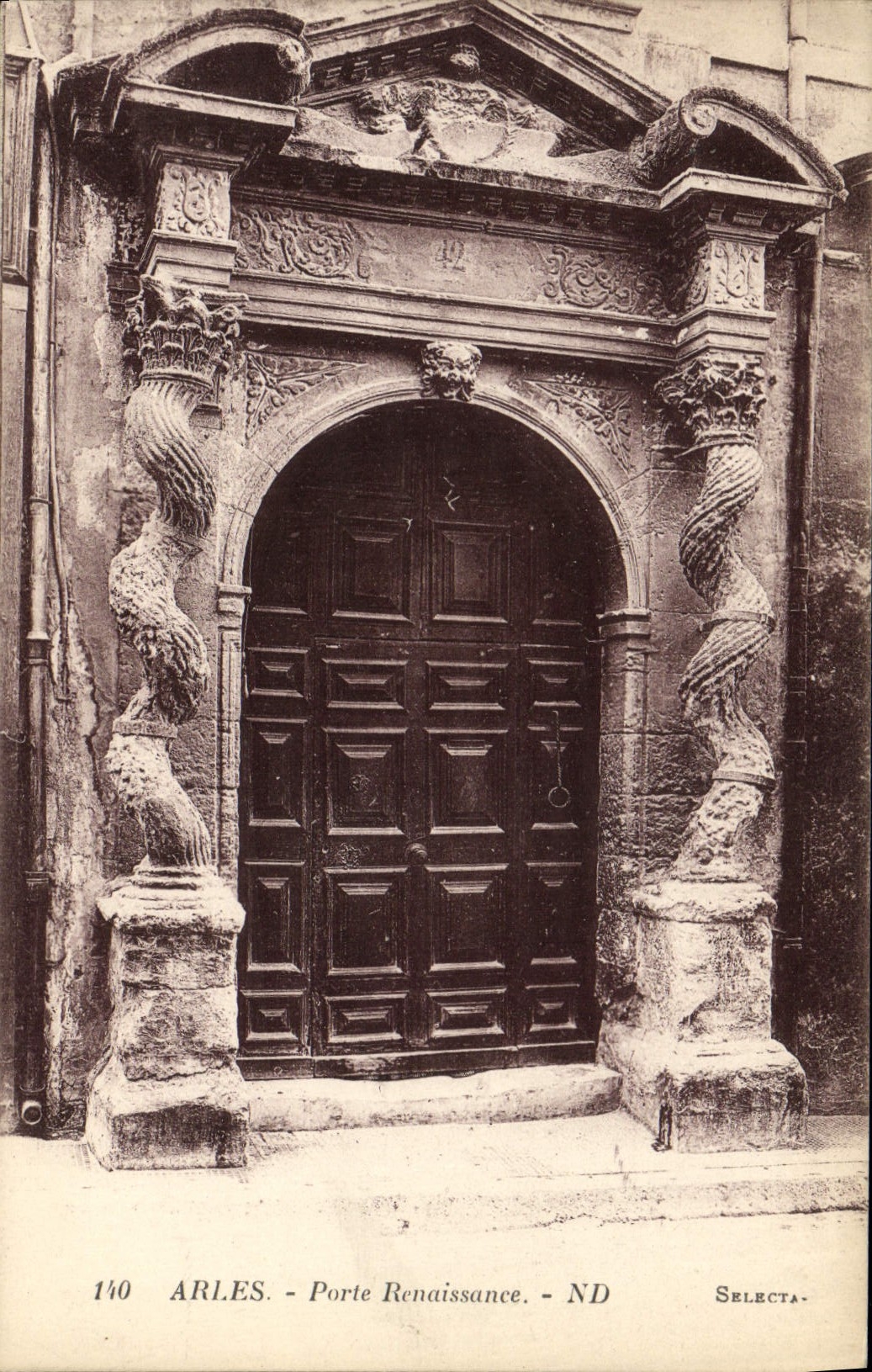 VINTAGE POSTCARD Arles Carries Renaissanne