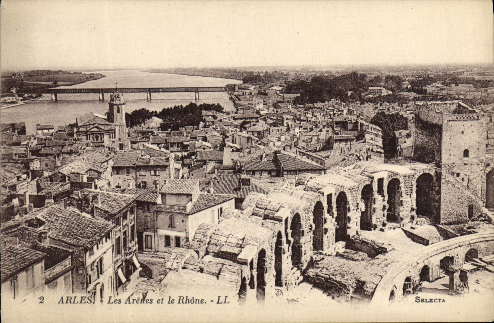 CPA Arles Les Arenes et le Rhone