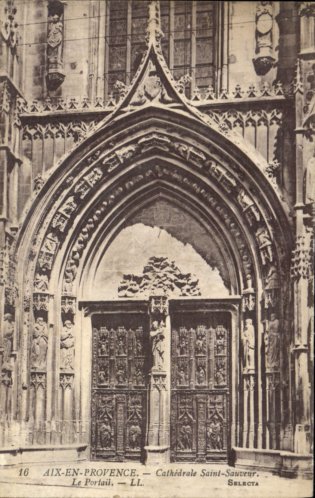 CPA Aix en Provence Cathedrale Saint Sauveur Le portail