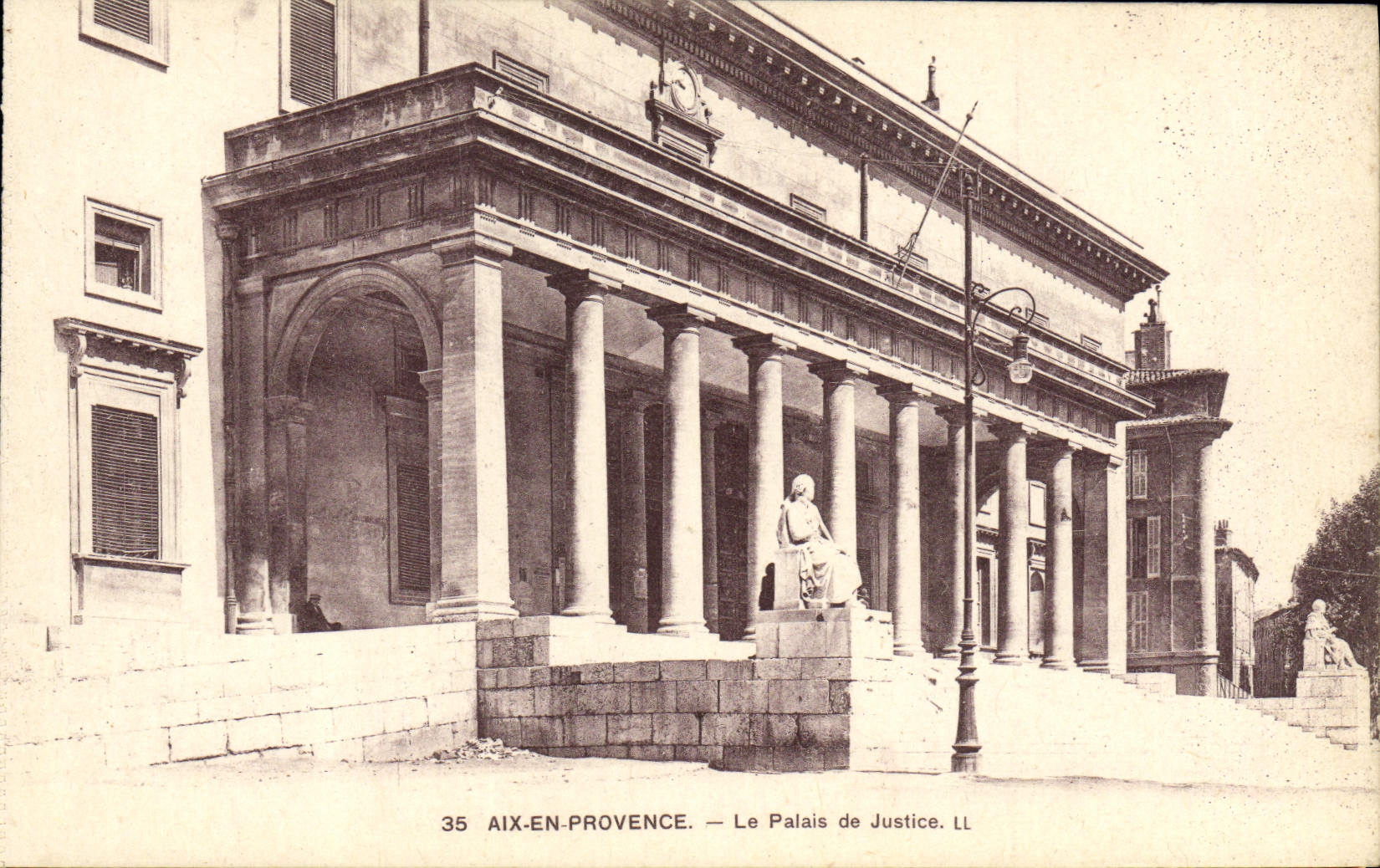 CPA Aix en Provence Le Palais de Justice