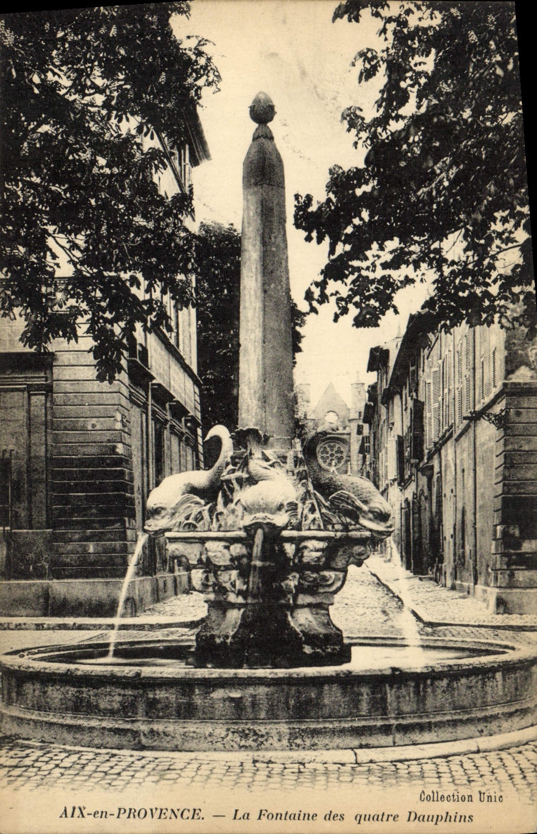 CPA Aix en Provence La Fontaine des Quatre Dauphins
