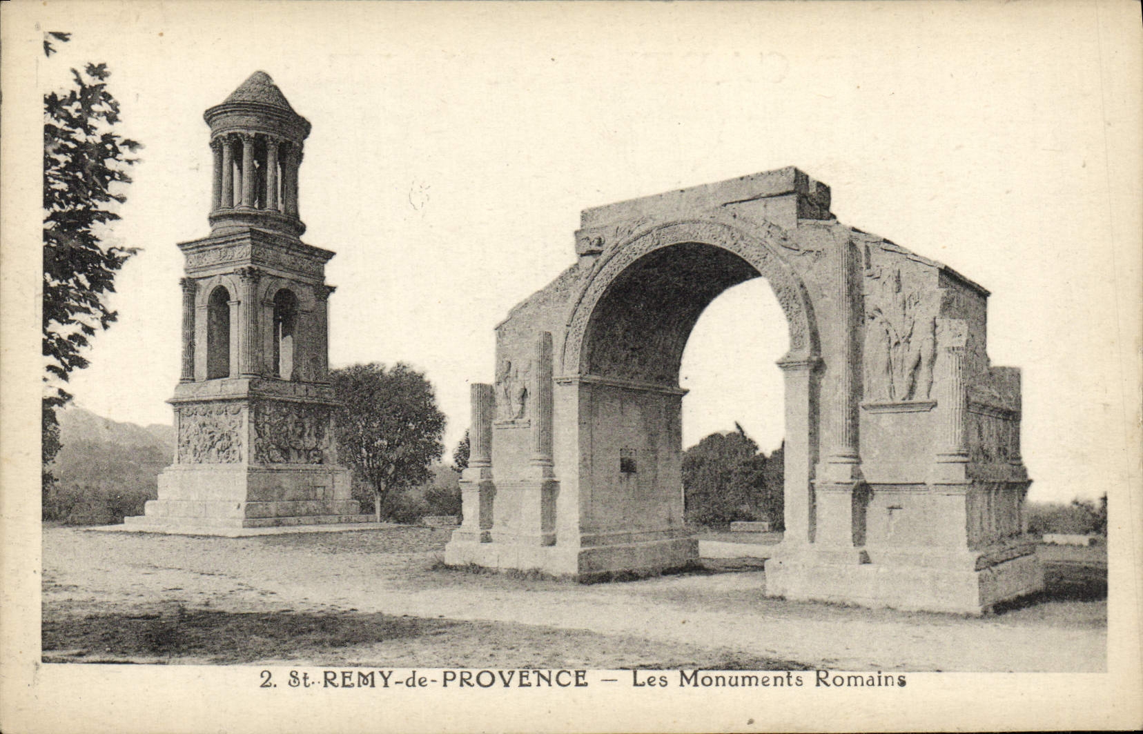CPA St Remy de Provence Les Monuments Romains