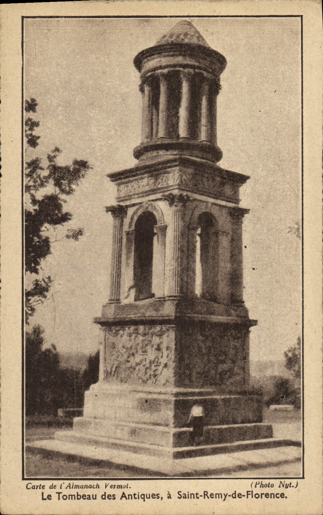 CPA Saint Remy de Florence provence Le Tombeau des Antiques