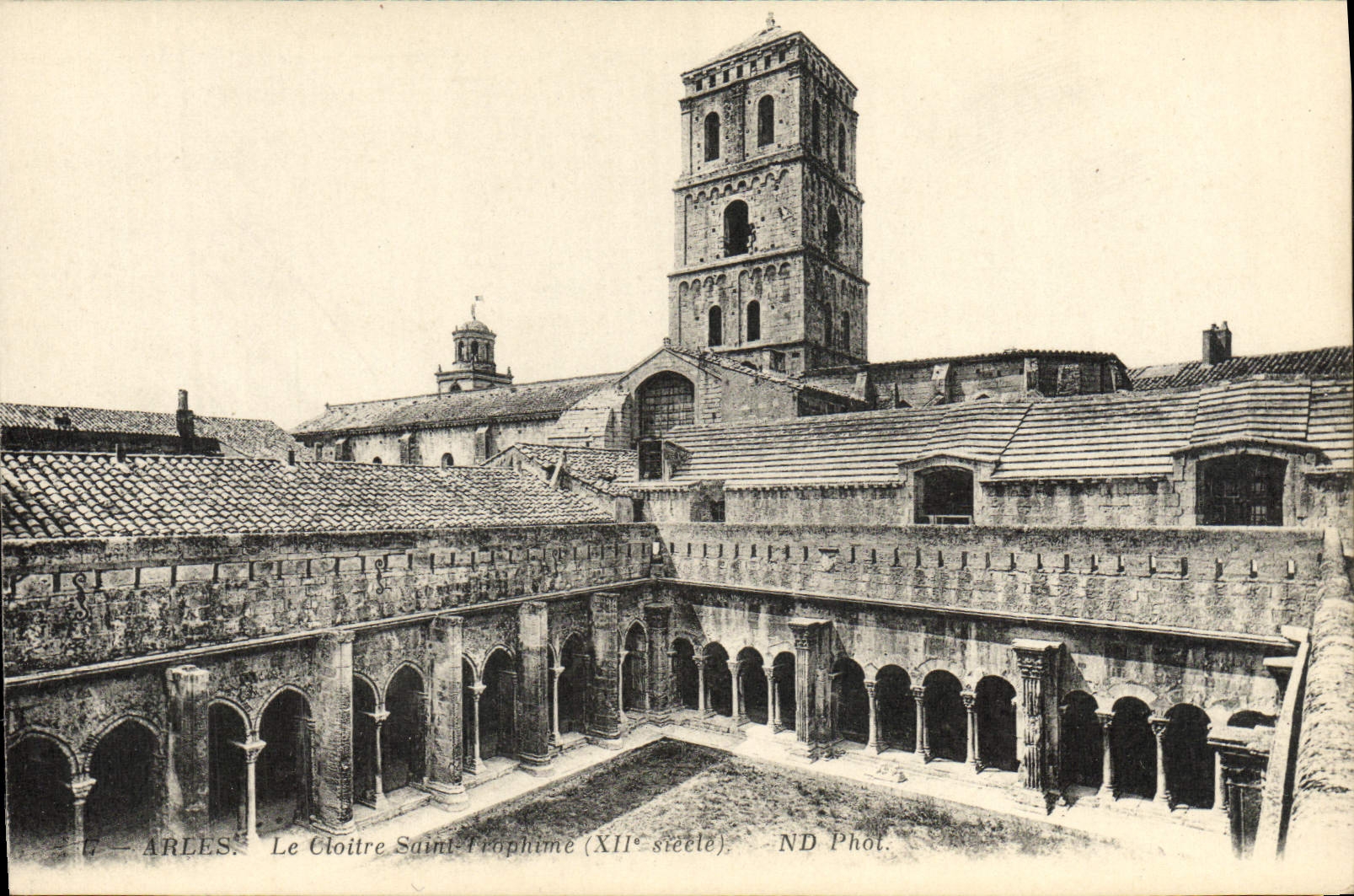 VINTAGE POSTCARD Arles the Holy cloister Trophime