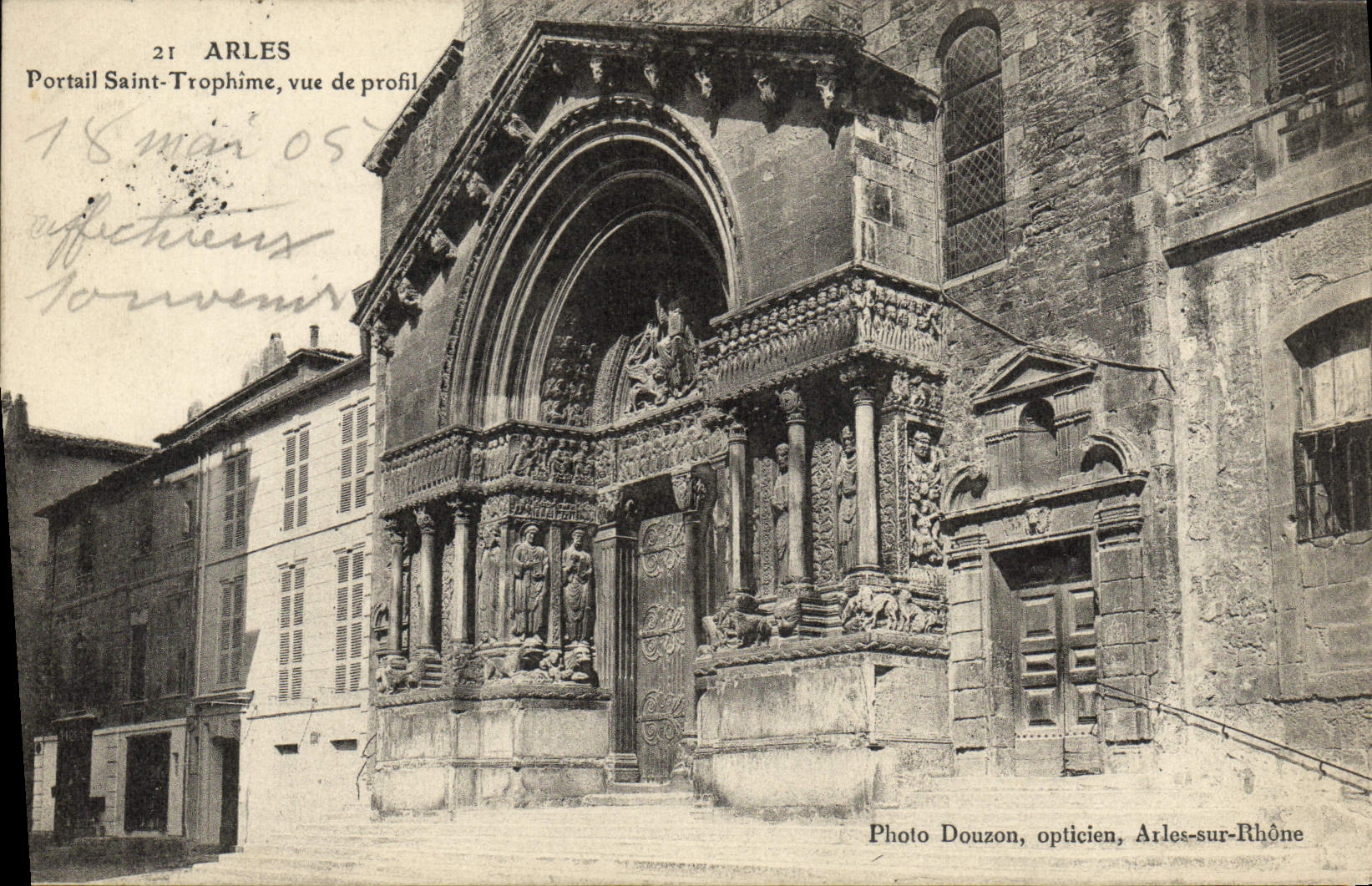 VINTAGE POSTCARD Arles Holy Gate Trophime Seen of profile