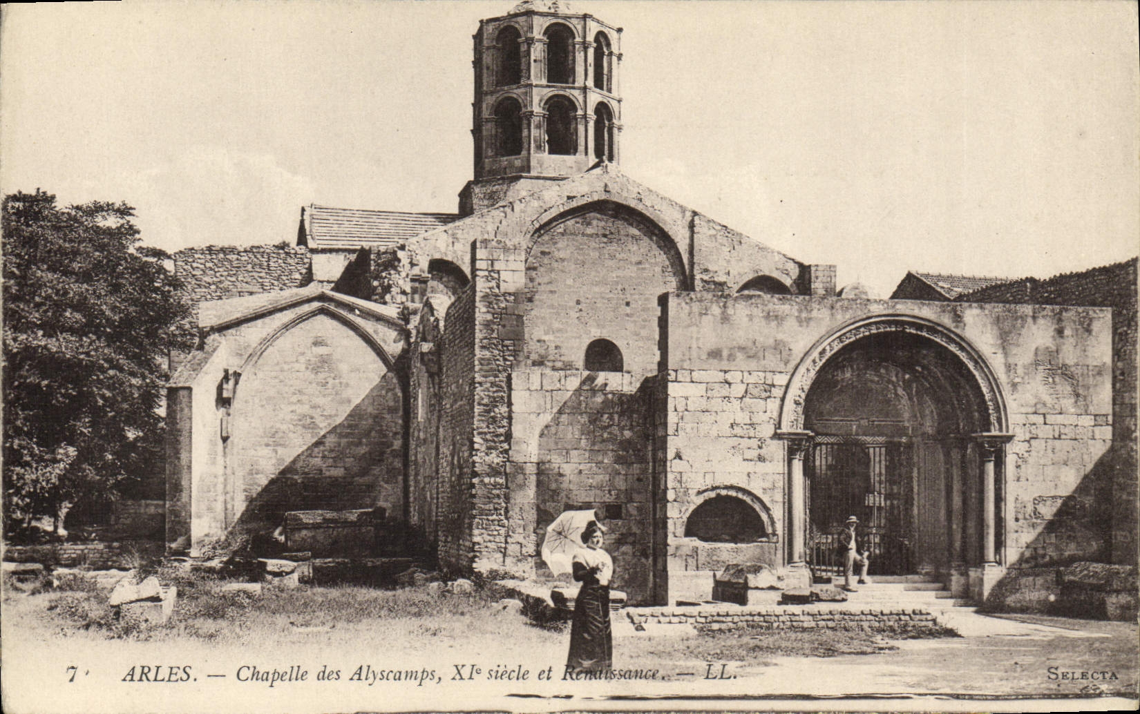 CPA Arles Chapelle des Alyscamps 