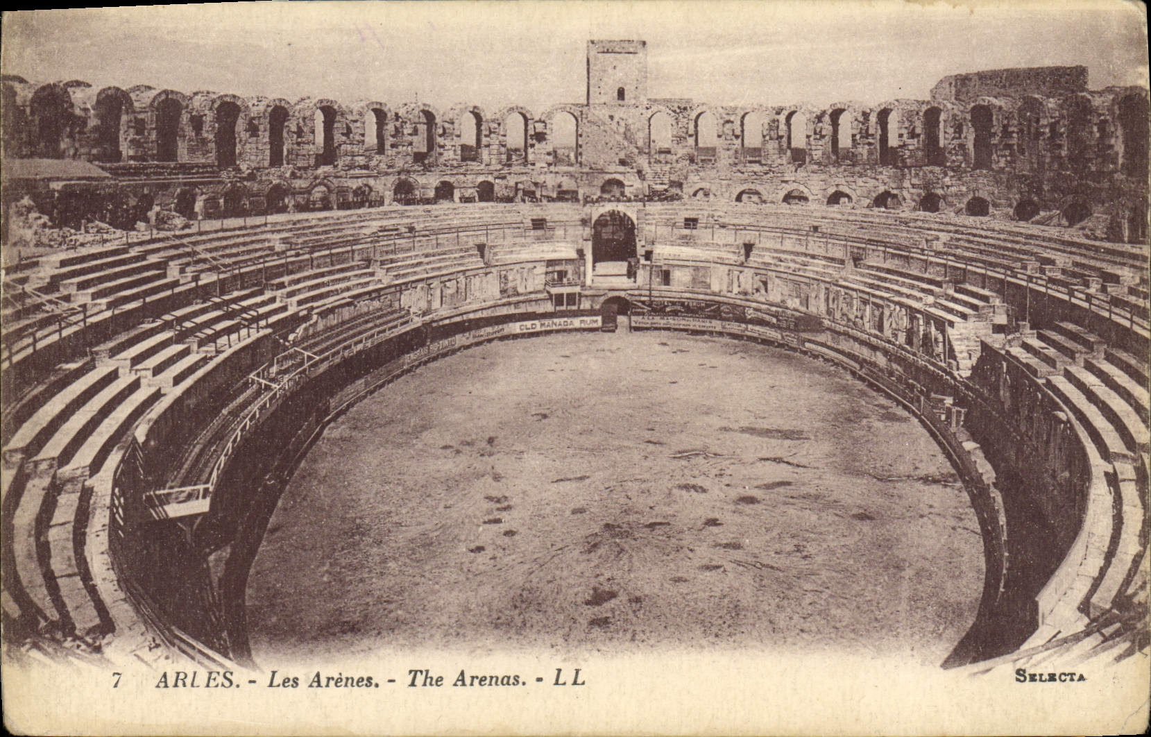 CPA Arles Les Arenes 