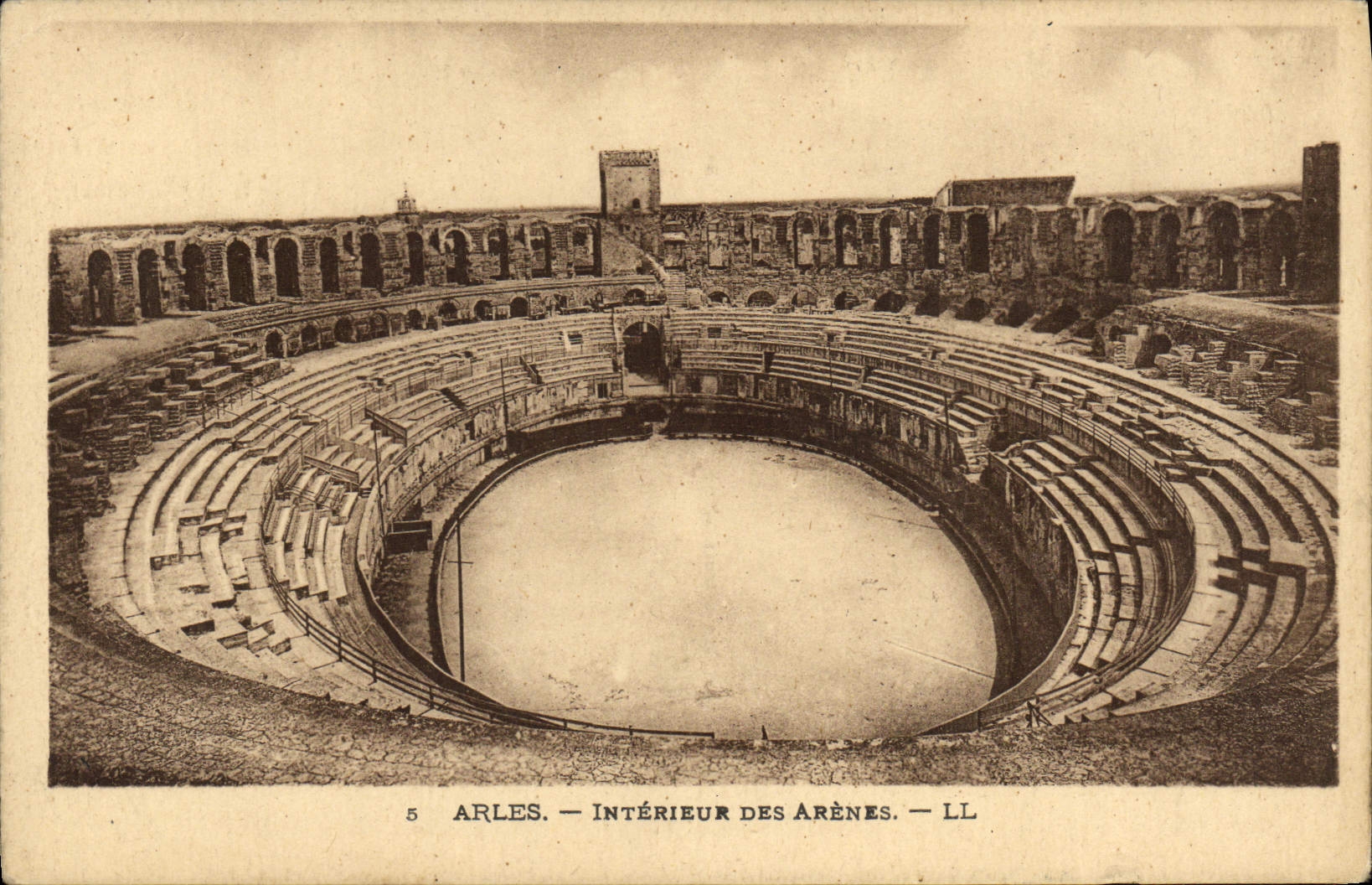 CPA Arles Interieur Des Arenes