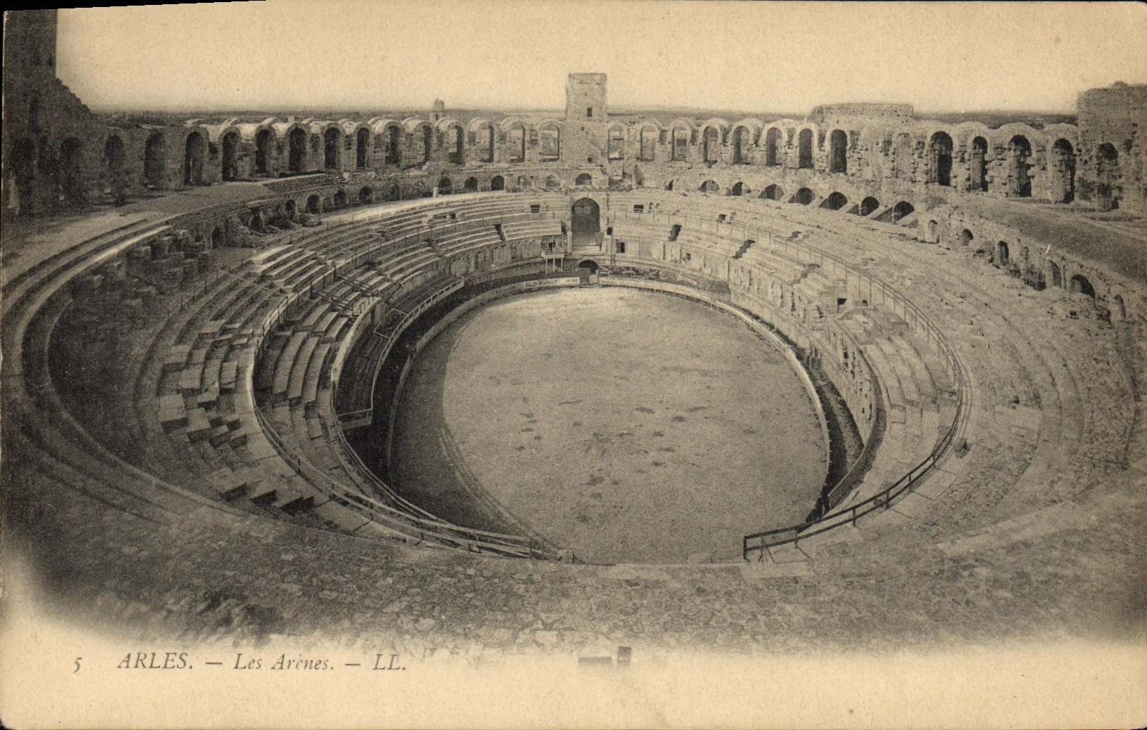 CPA Arles Les Arenes
