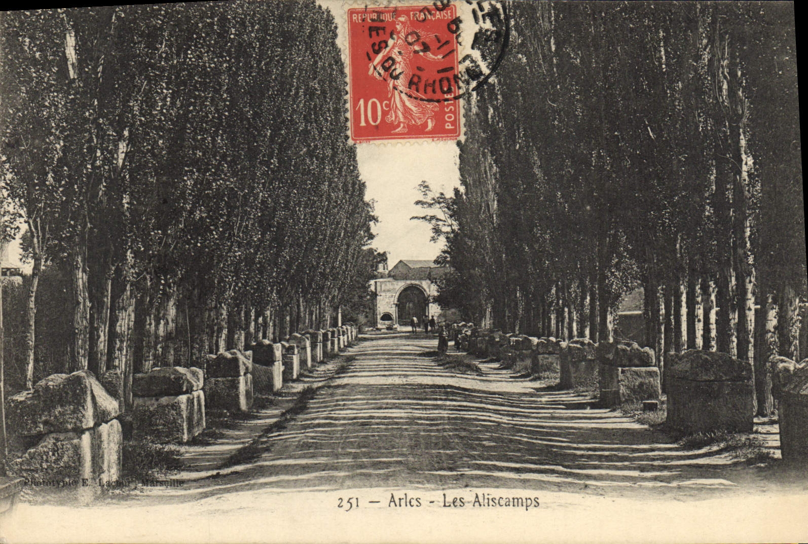 CPA Arles Les Aliscamps