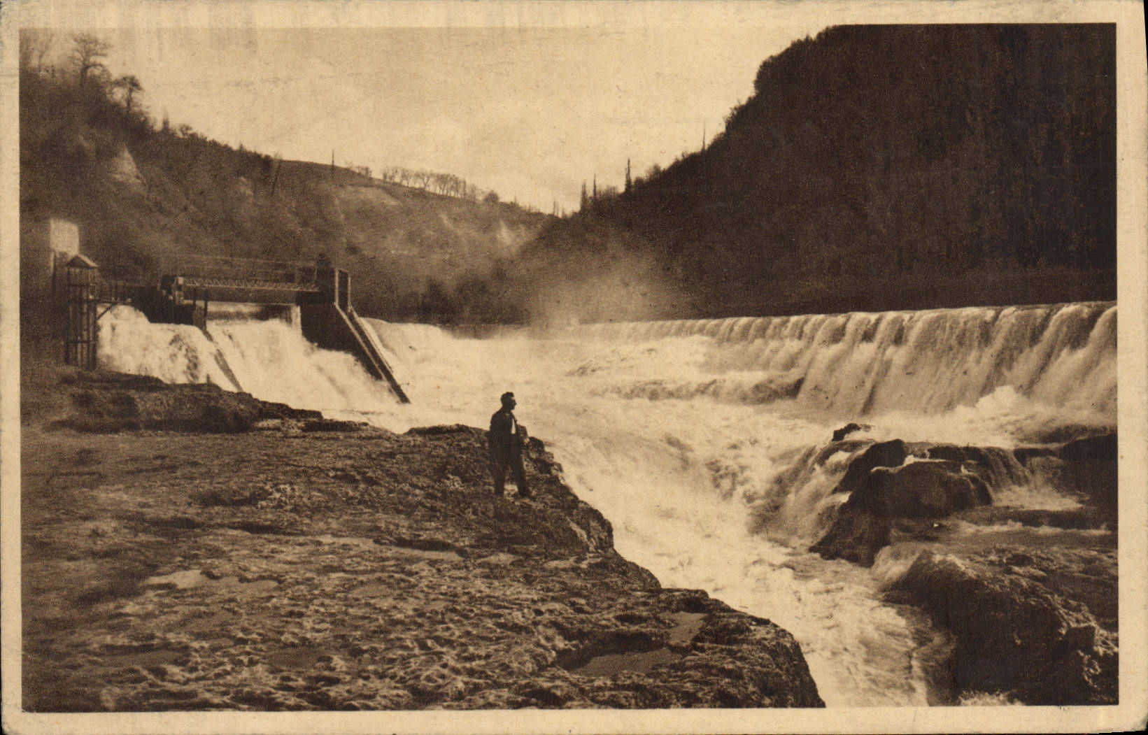 VINTAGE POSTCARD Bellegarde Loss of the Rhone Stoppings