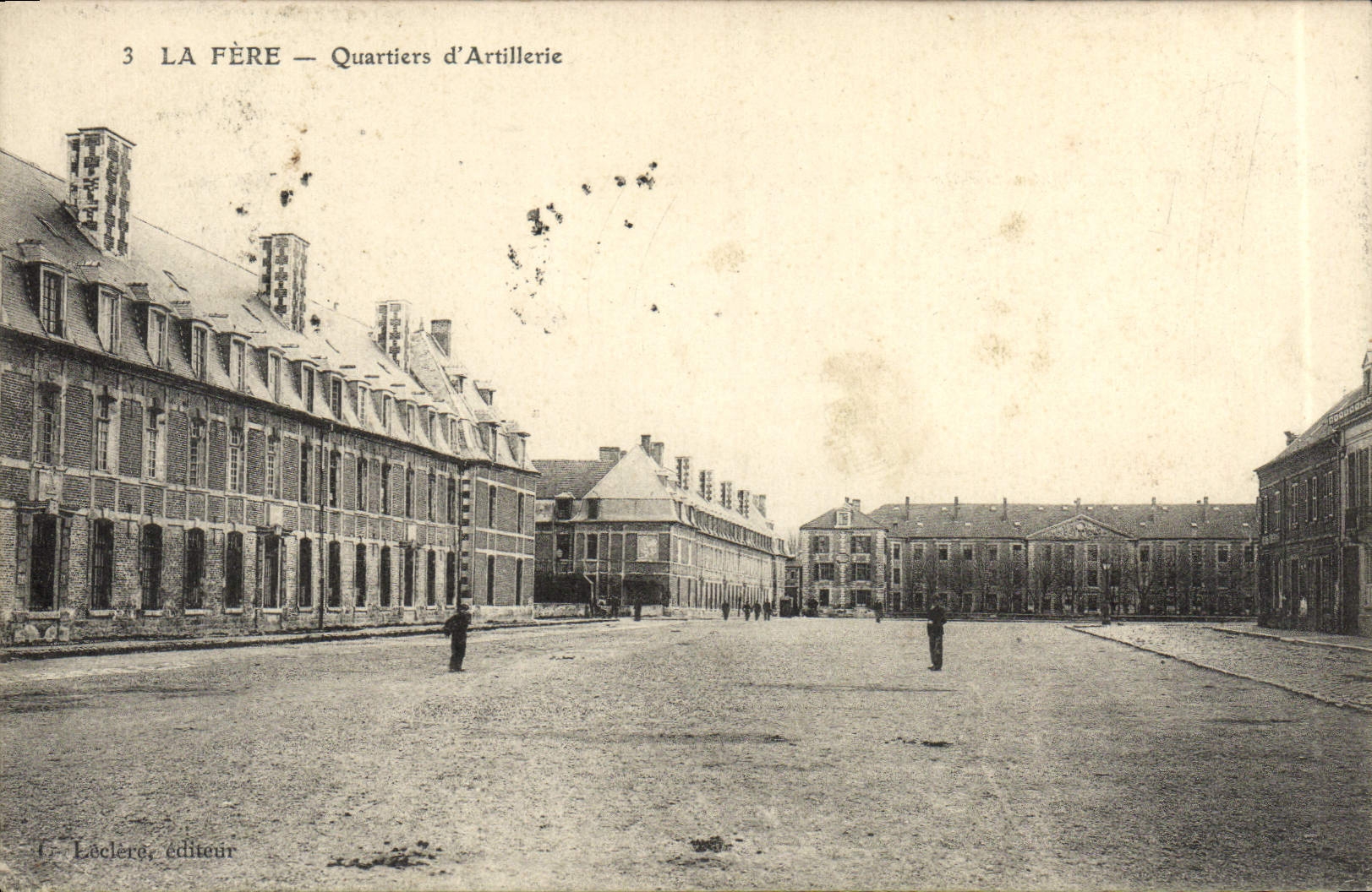 VINTAGE POSTCARD Fere District of Militaria Artillery