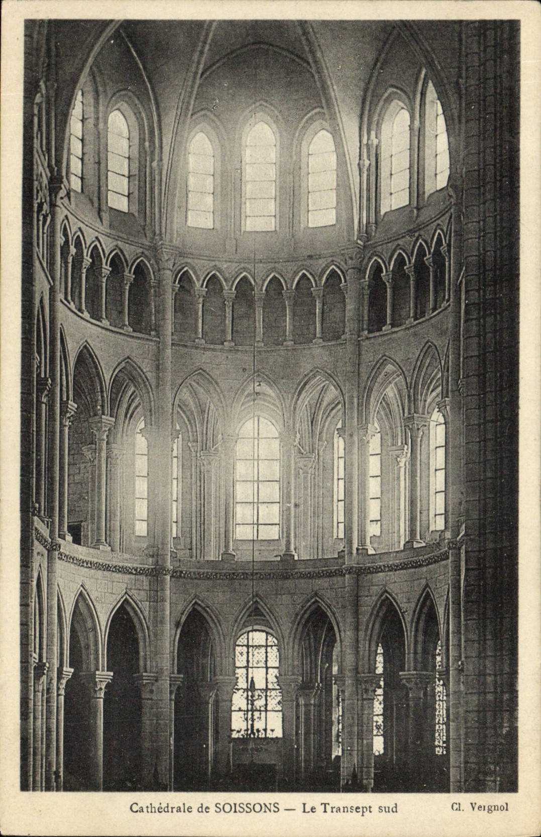 CPA Cathedrale de Soissons Le Transept sud