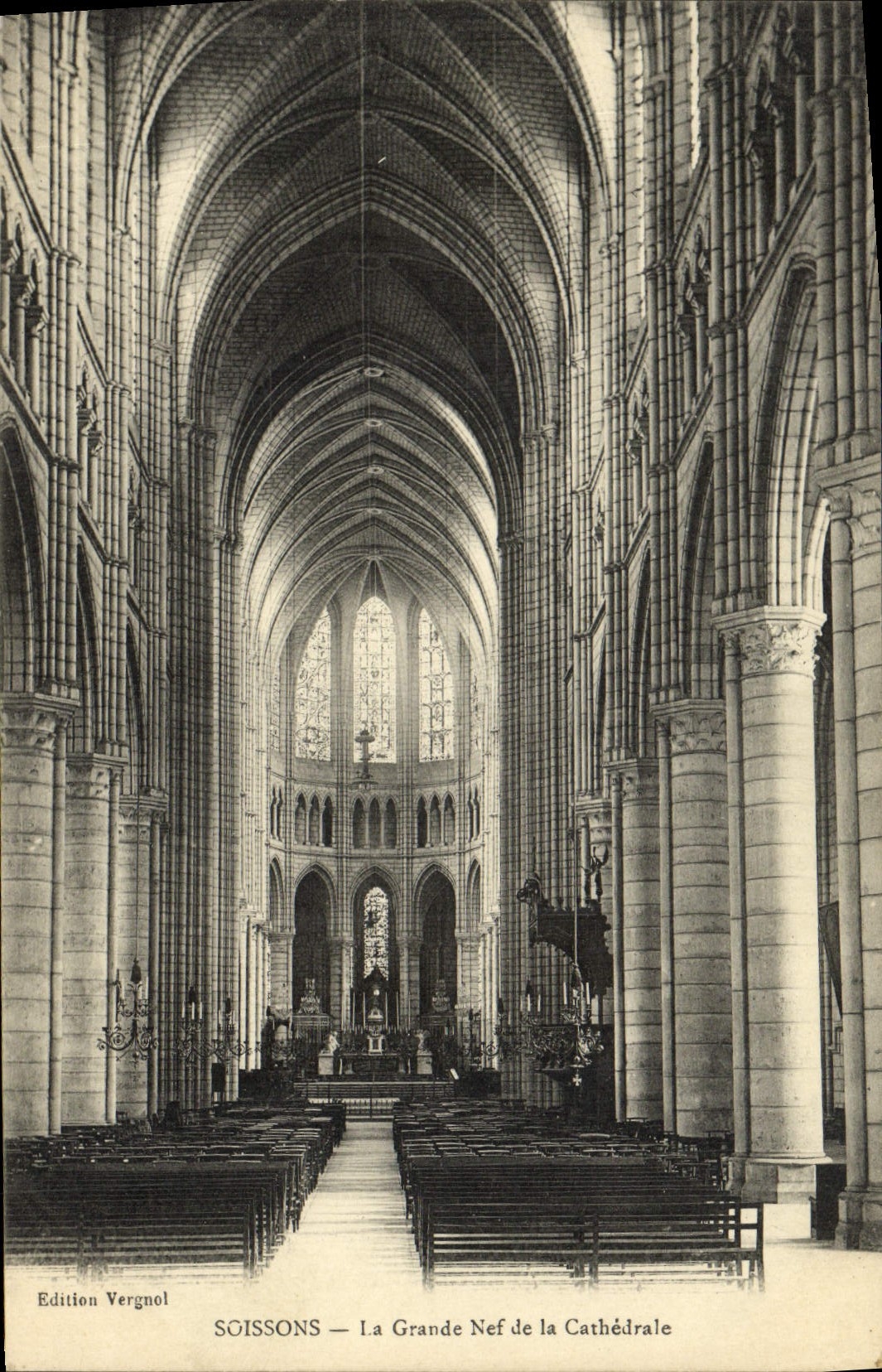 VINTAGE POSTCARD Soissons the Great Nave of the Cathedral