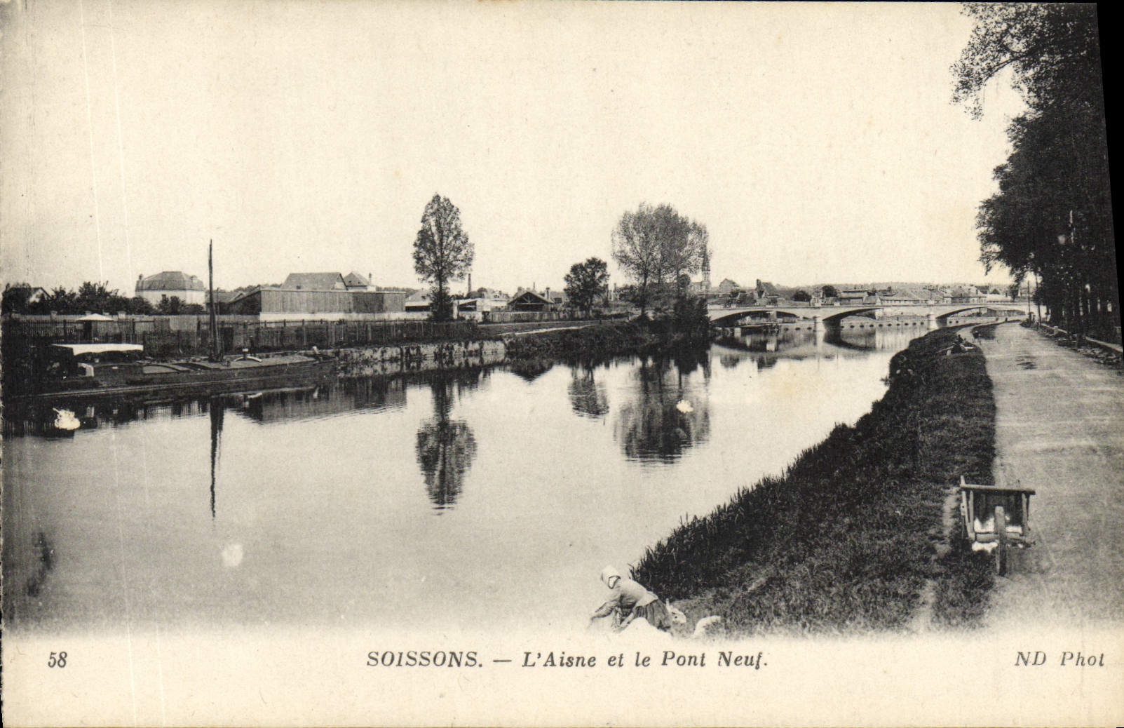 CPA Soissons L'Aisne et le Pont Neuf 