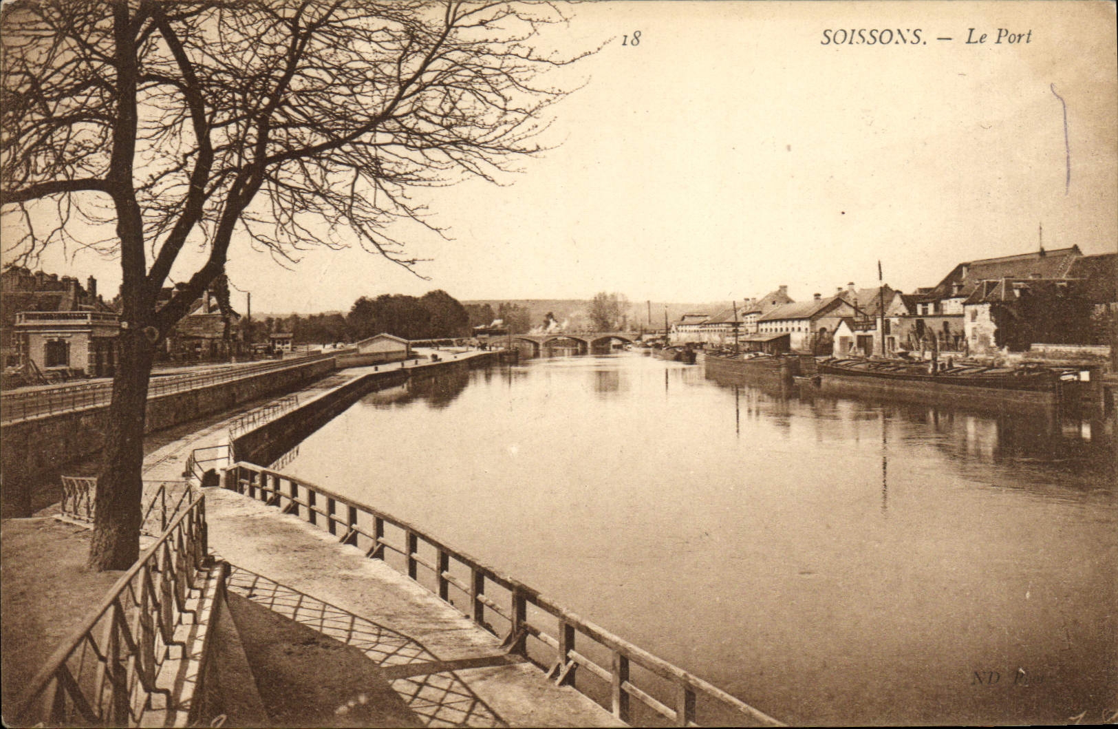 CPA Soissons Le Port