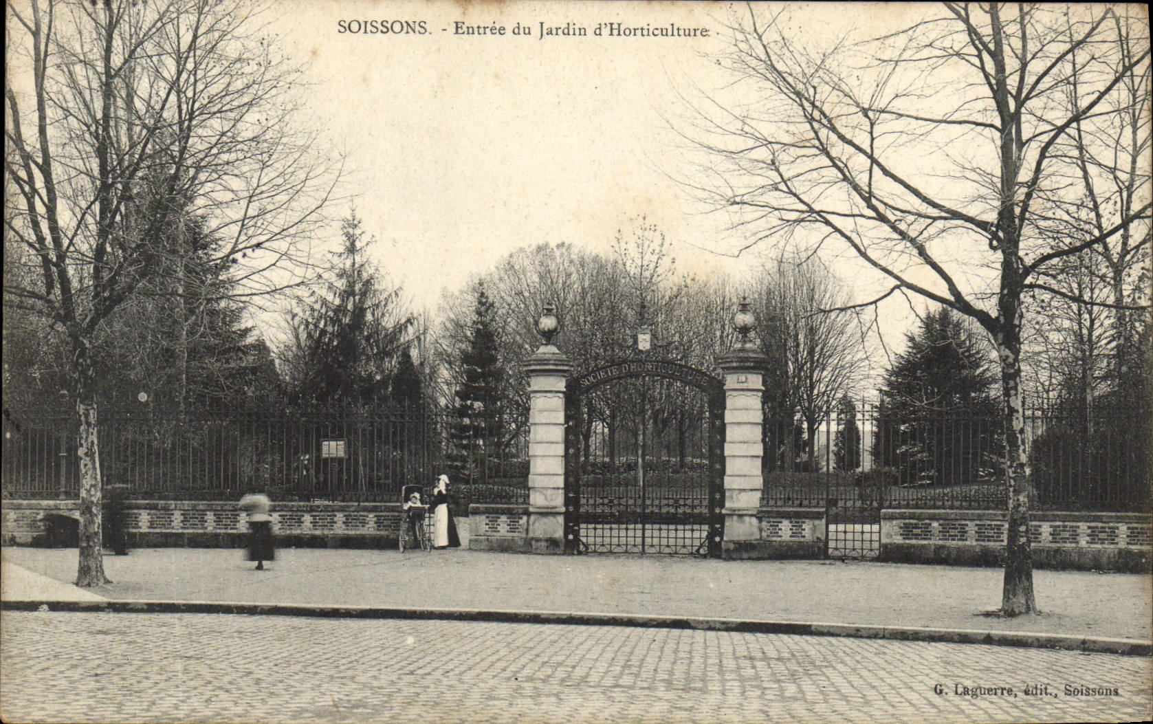 VINTAGE POSTCARD Soissons Entered of the Garden of Horticulture