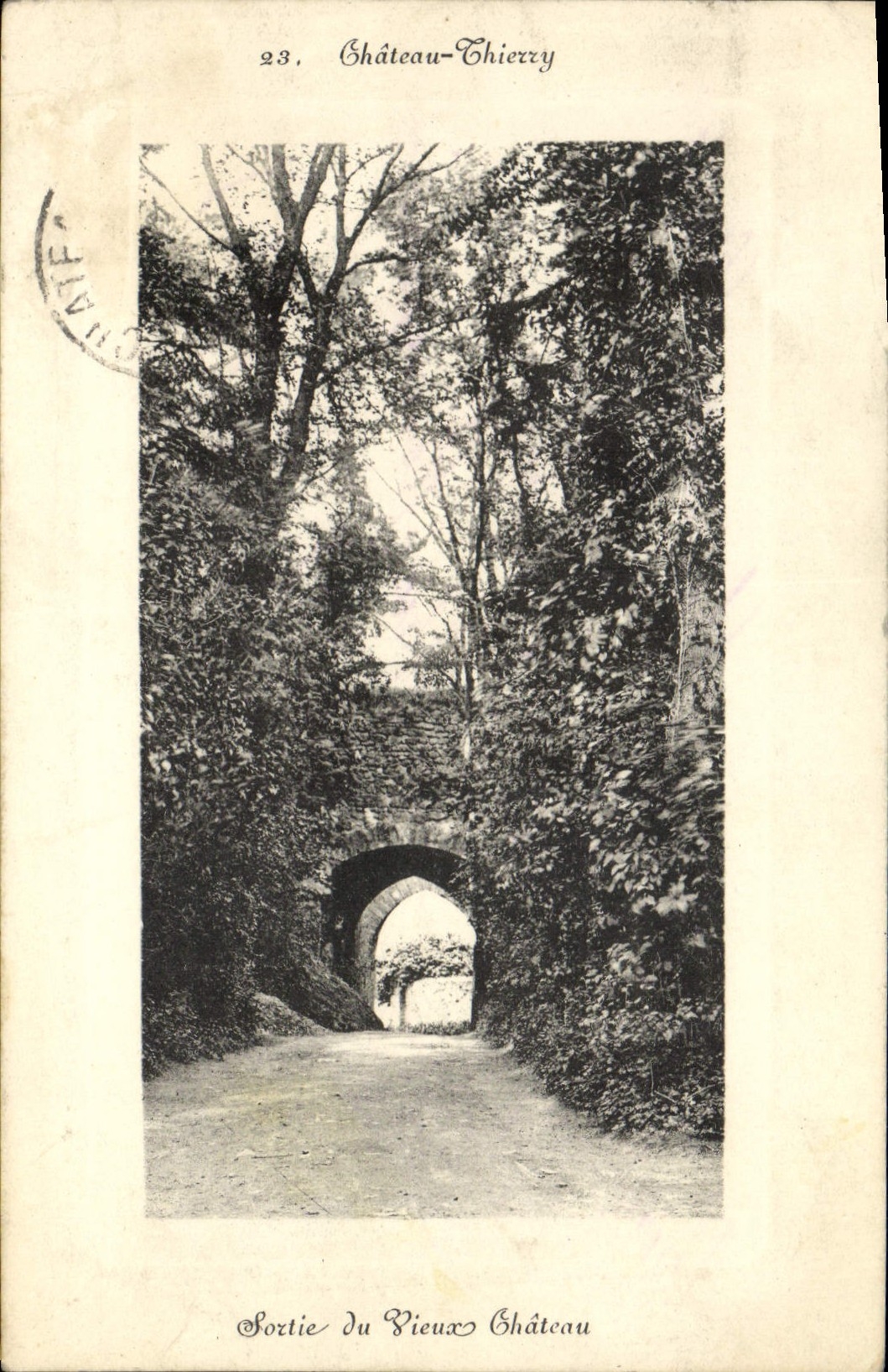 VINTAGE POSTCARD Thierry Castle Left the Old Castle