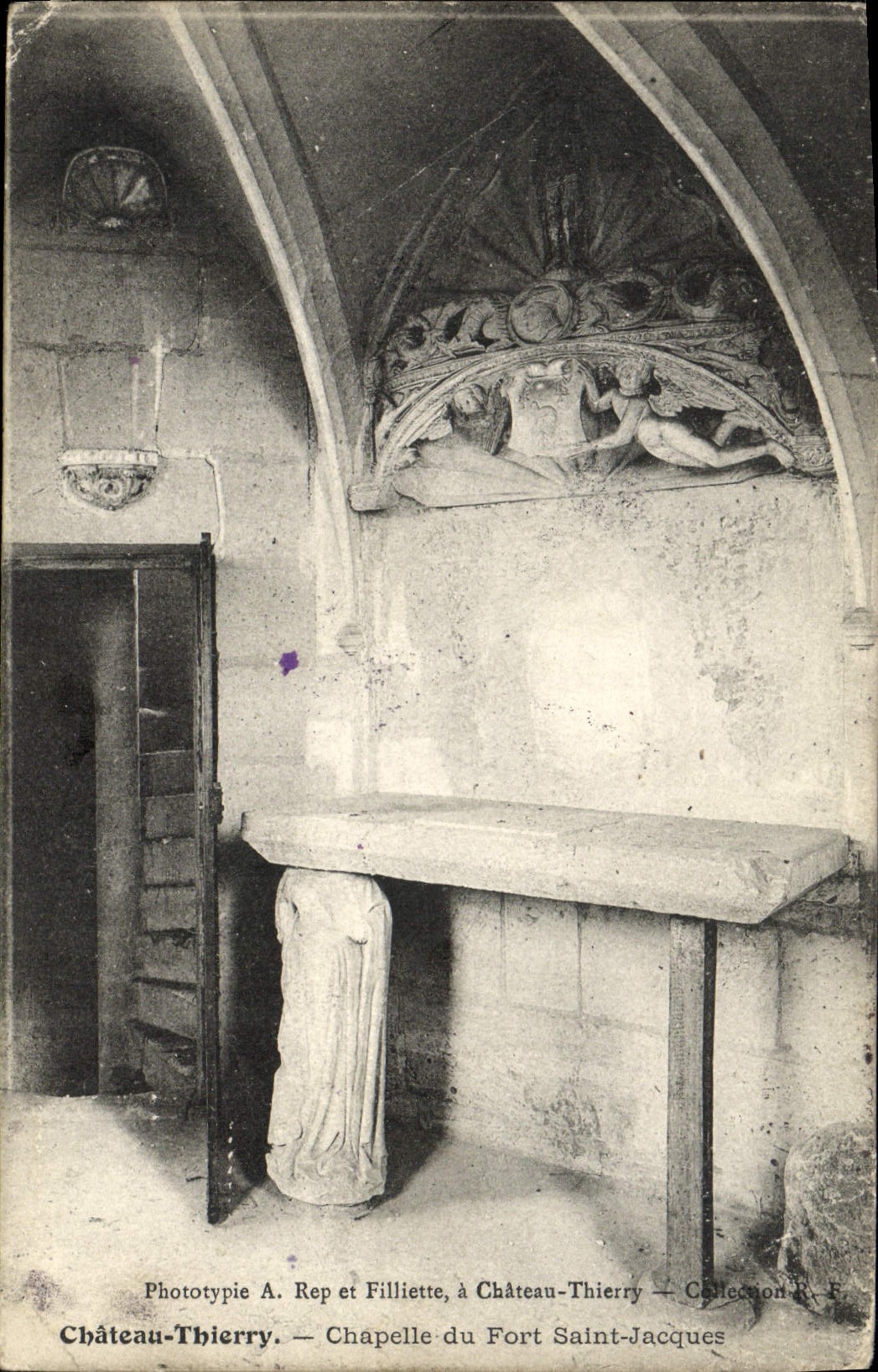 VINTAGE POSTCARD Castle Thierry Vault of the Strong Jacques Saint