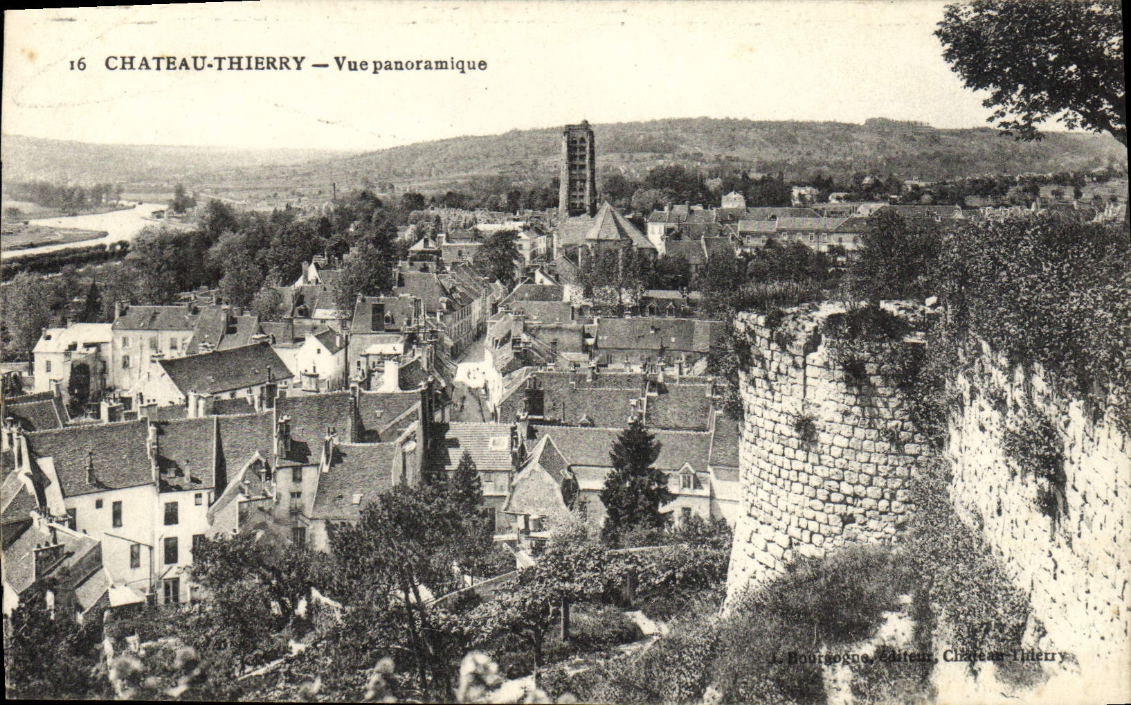 Opinión panorámica del castillo de Thierry de la POSTAL de la VENDIMIA