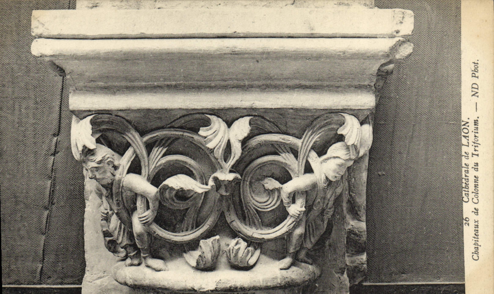 Catedral de la POSTAL de la VENDIMIA de las capitales de Laon de la columna del Triforium