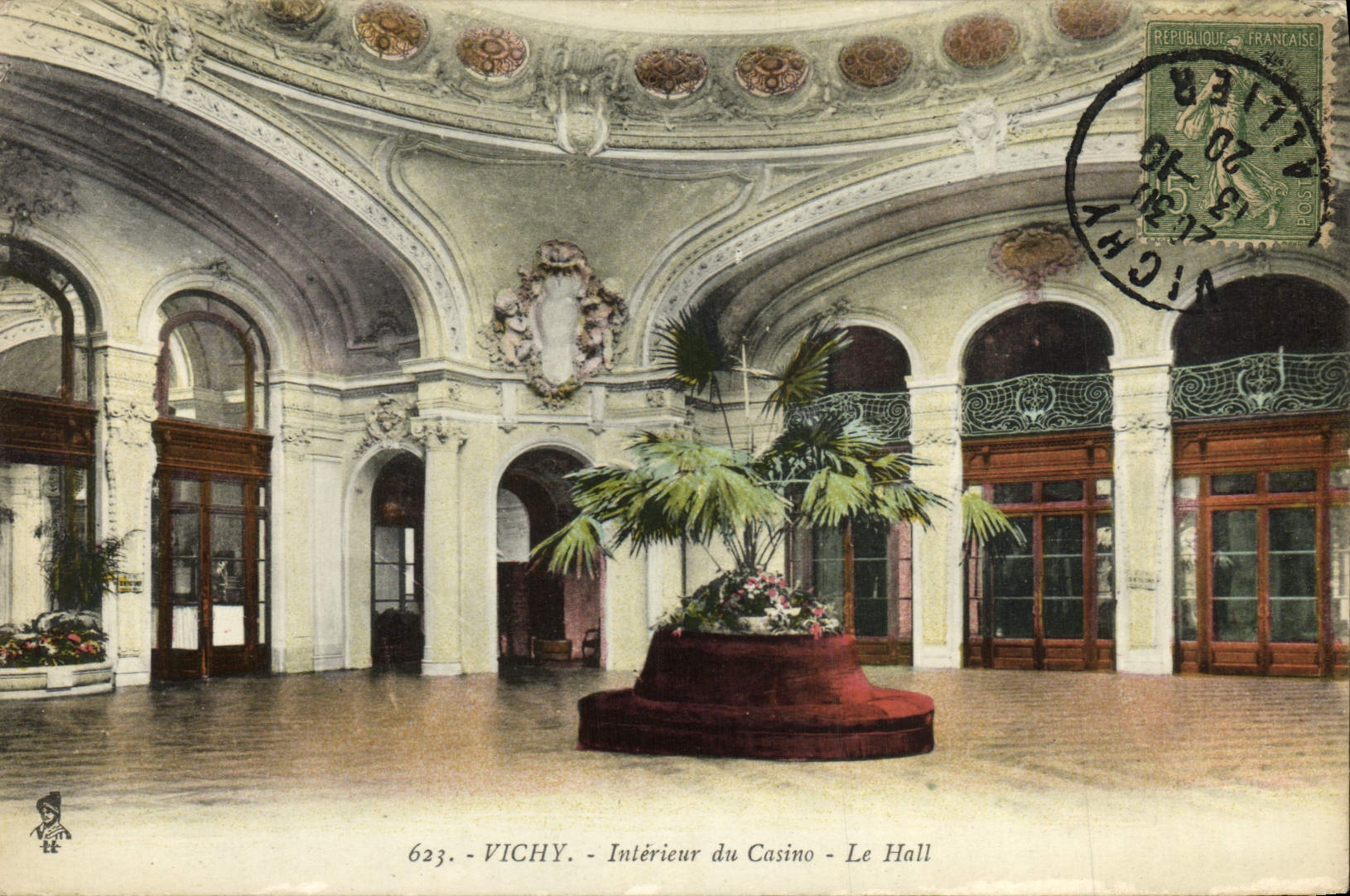 CPA Vichy Interieur du Casino Le Hall