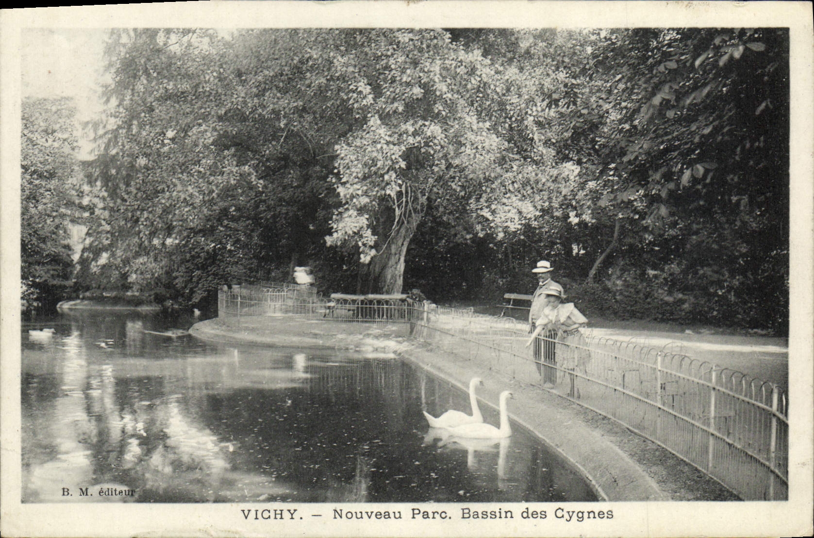 CPA Vichy Nouveau Parc Bassin des Cygnes 