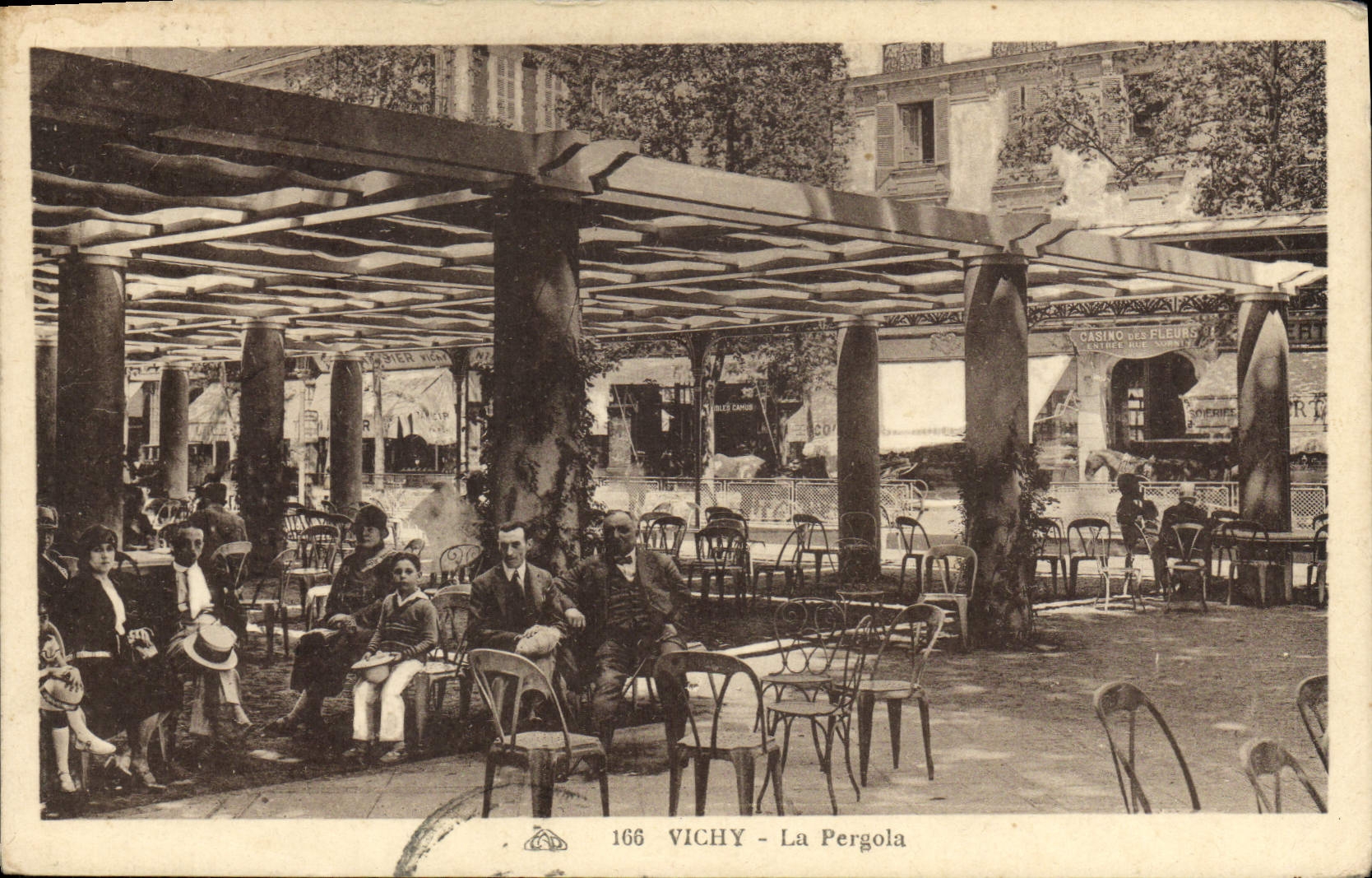 VINTAGE POSTCARD Vichy the Pergola