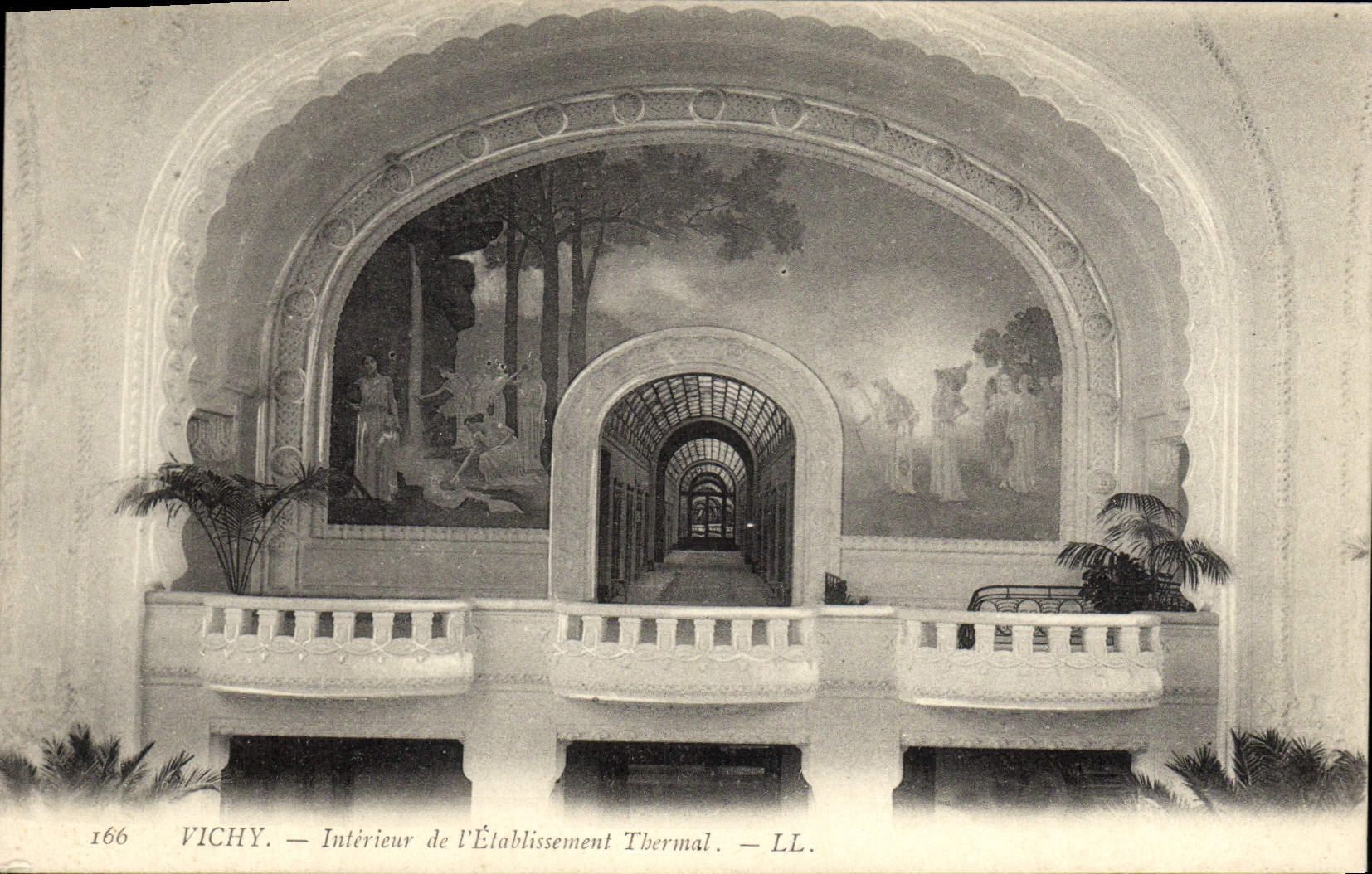 VINTAGE POSTCARD Interior Vichy of the Hydropathic establishment