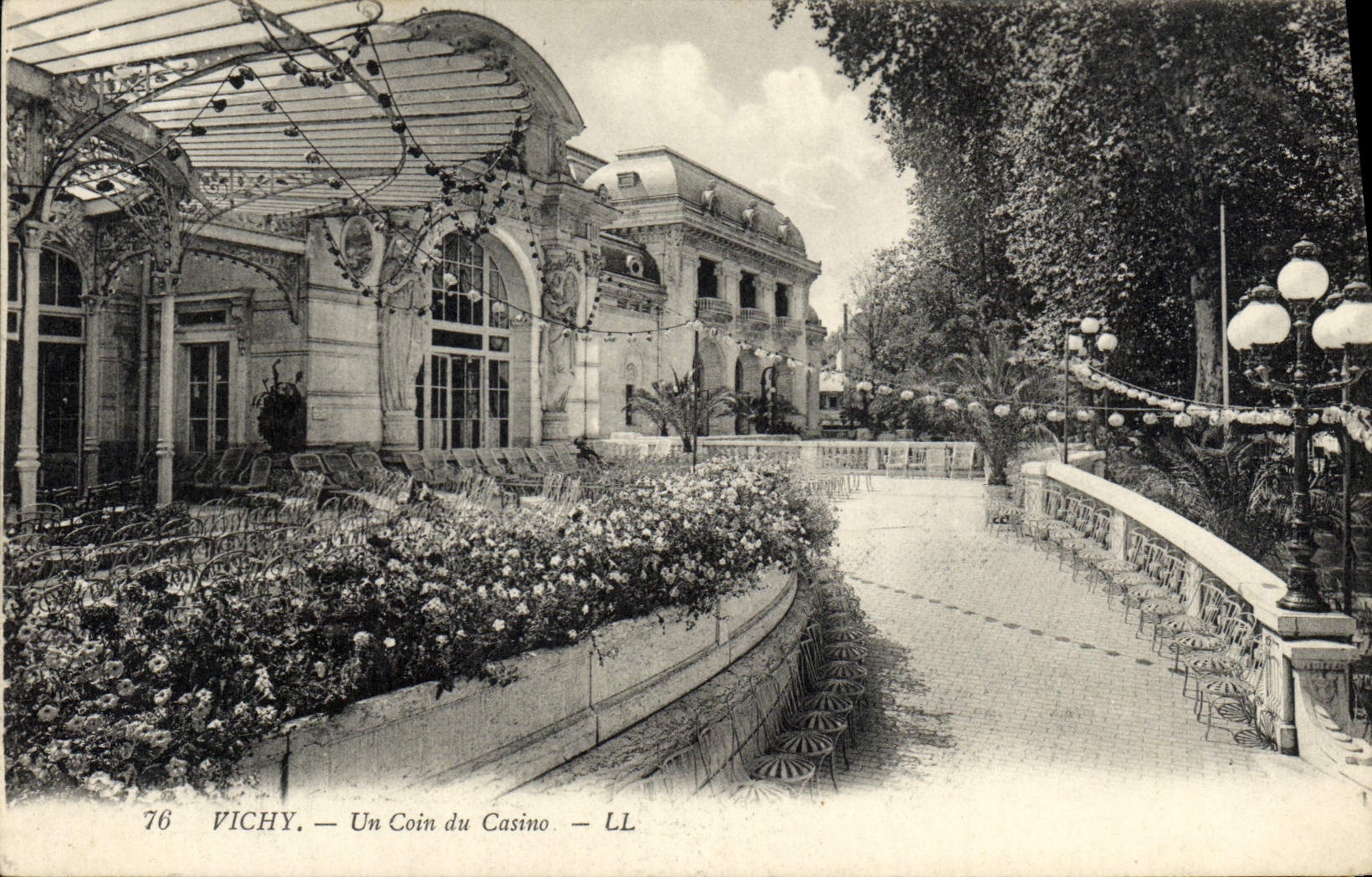 CPA Vichy Un Coin du Casino