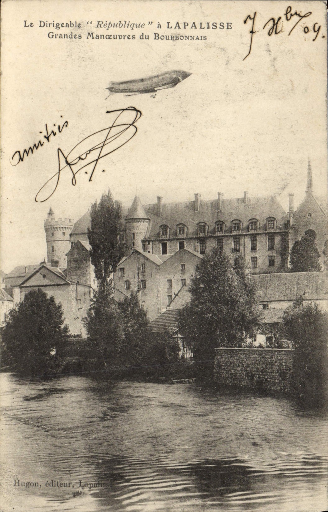 VINTAGE POSTCARD the Airship Republic has Lapalisse army maneuvers of Bourdonnais Zeppelin