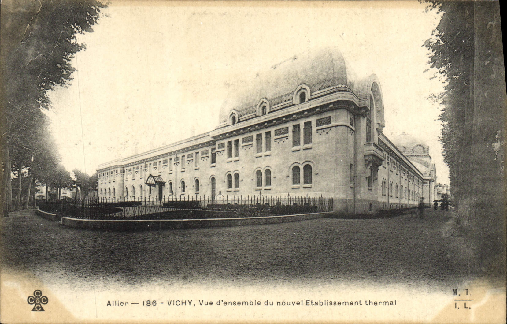 VINTAGE POSTCARD Vichy Overall picture of the new Hydropathic establishment