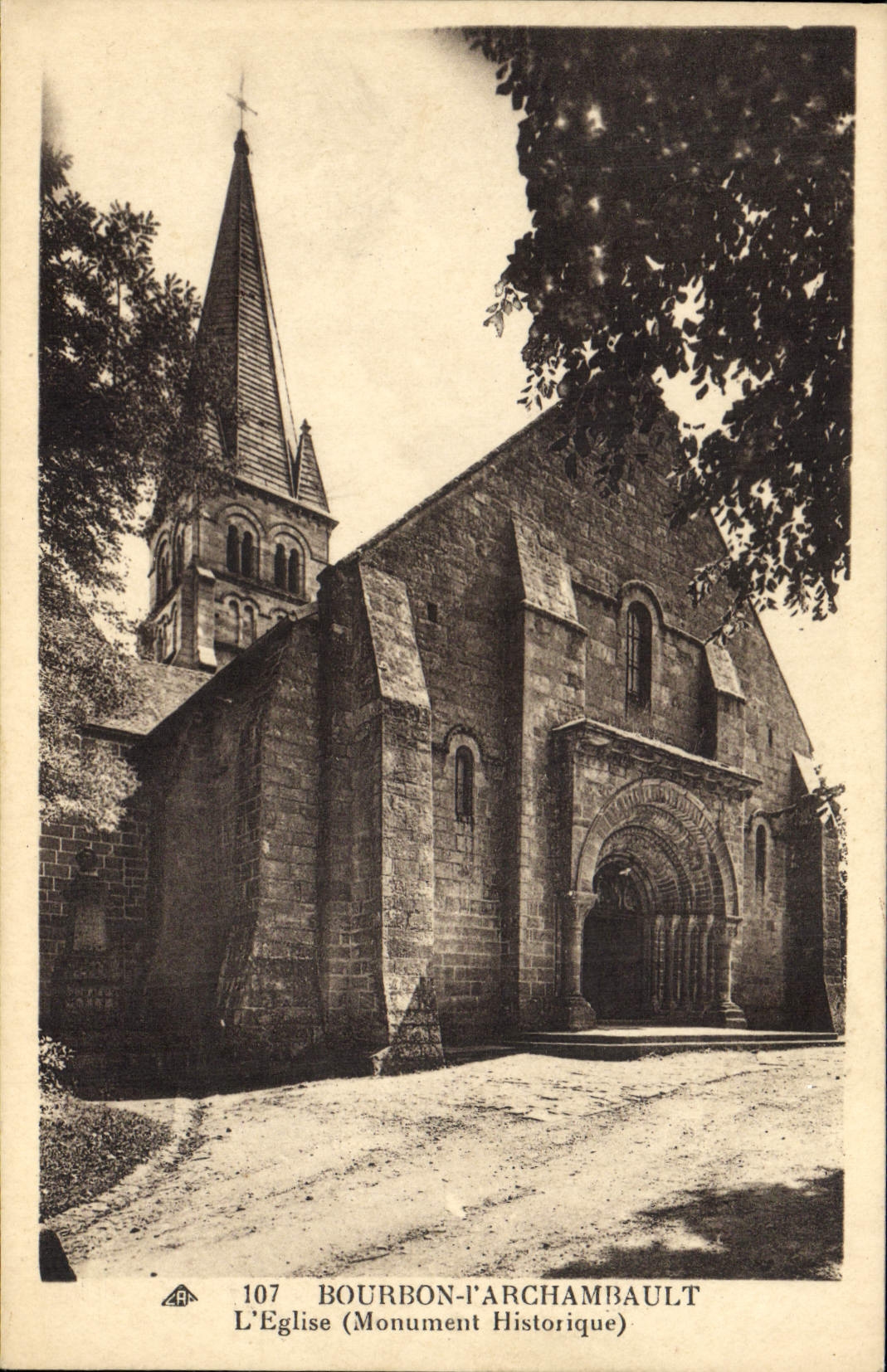 CPA Bourbon l'Archambault L'Eglise 