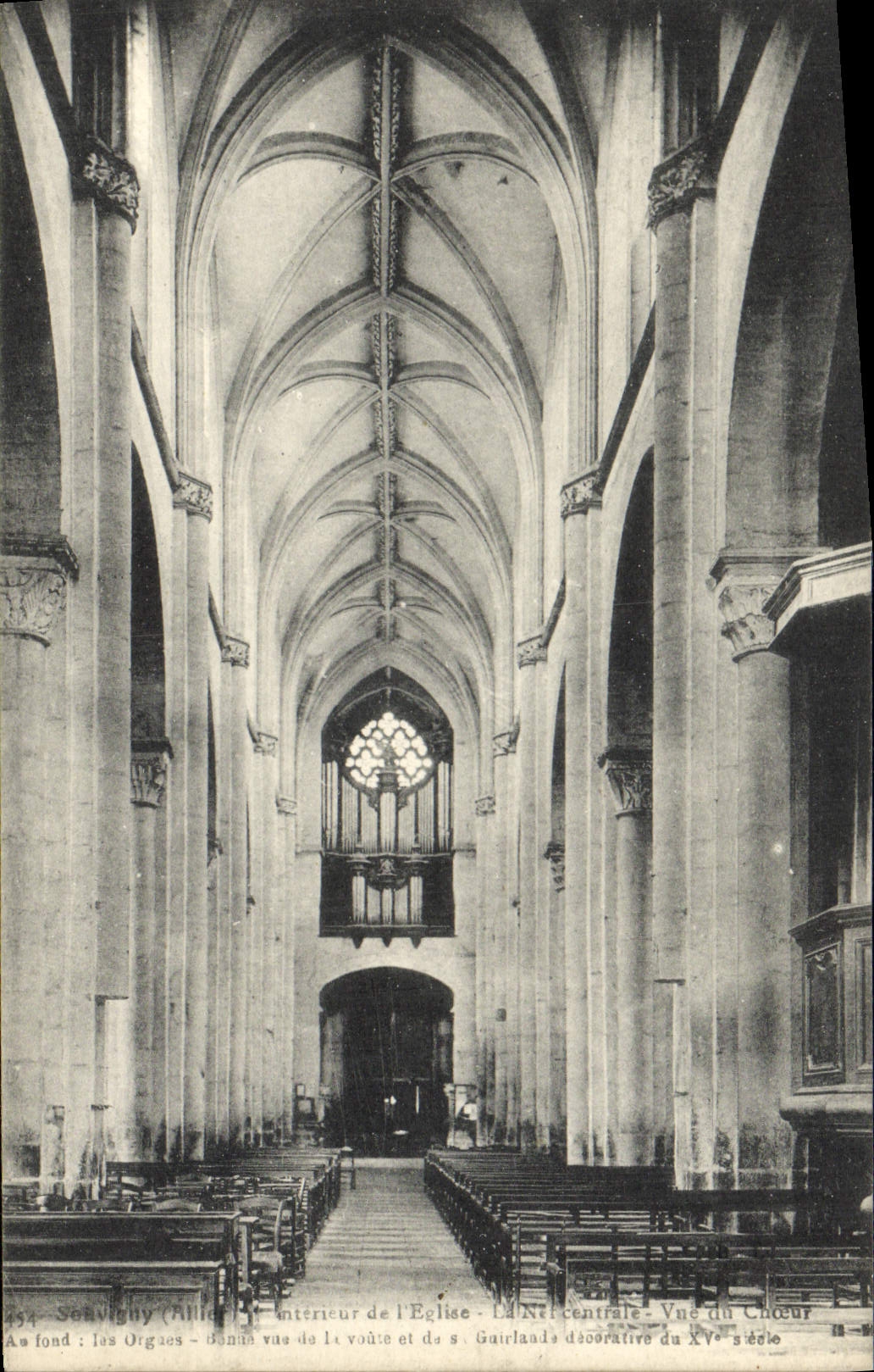 POSTAL Souvigny interior de la VENDIMIA de la iglesia el cubo central visto del estribillo