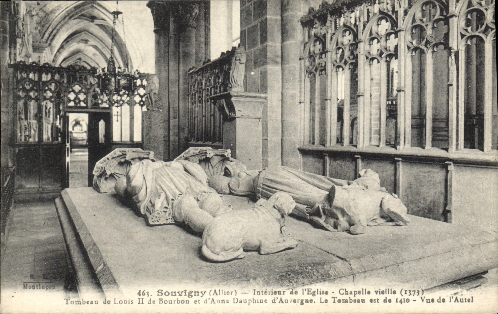 CPA Souvigny Interieur de l'Eglise Chapelle vieille Tombeau de Louis II de Bourbon et d'Anne Dauphine d'Auvergne