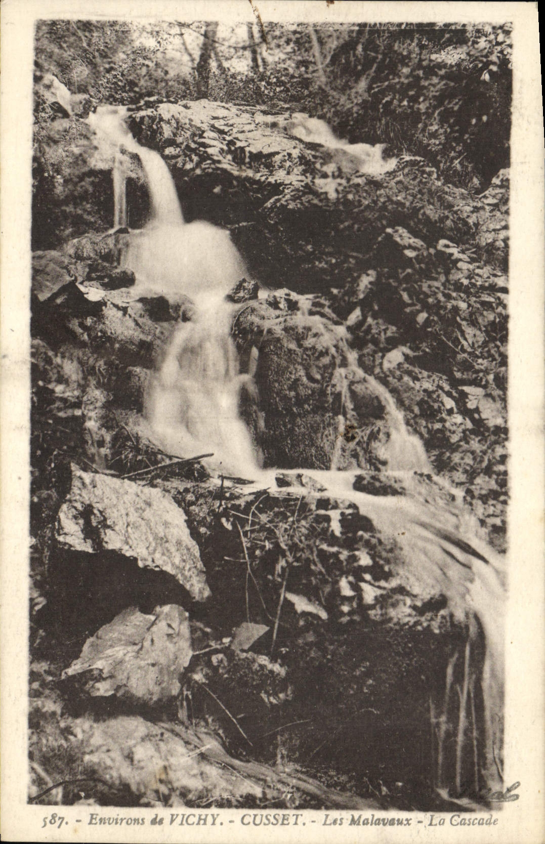 CPA Environs De Vichy Cusset Les Malavaux La Cascade