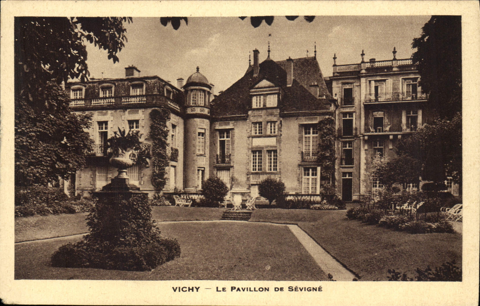 CPA Vichy Le Pavillon De Sevigne