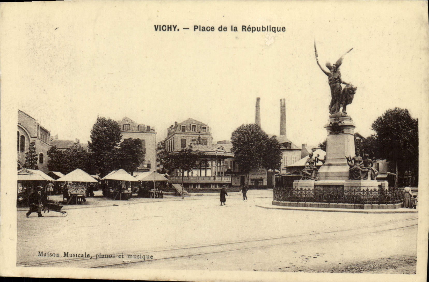 CPA Vichy Place de la republique