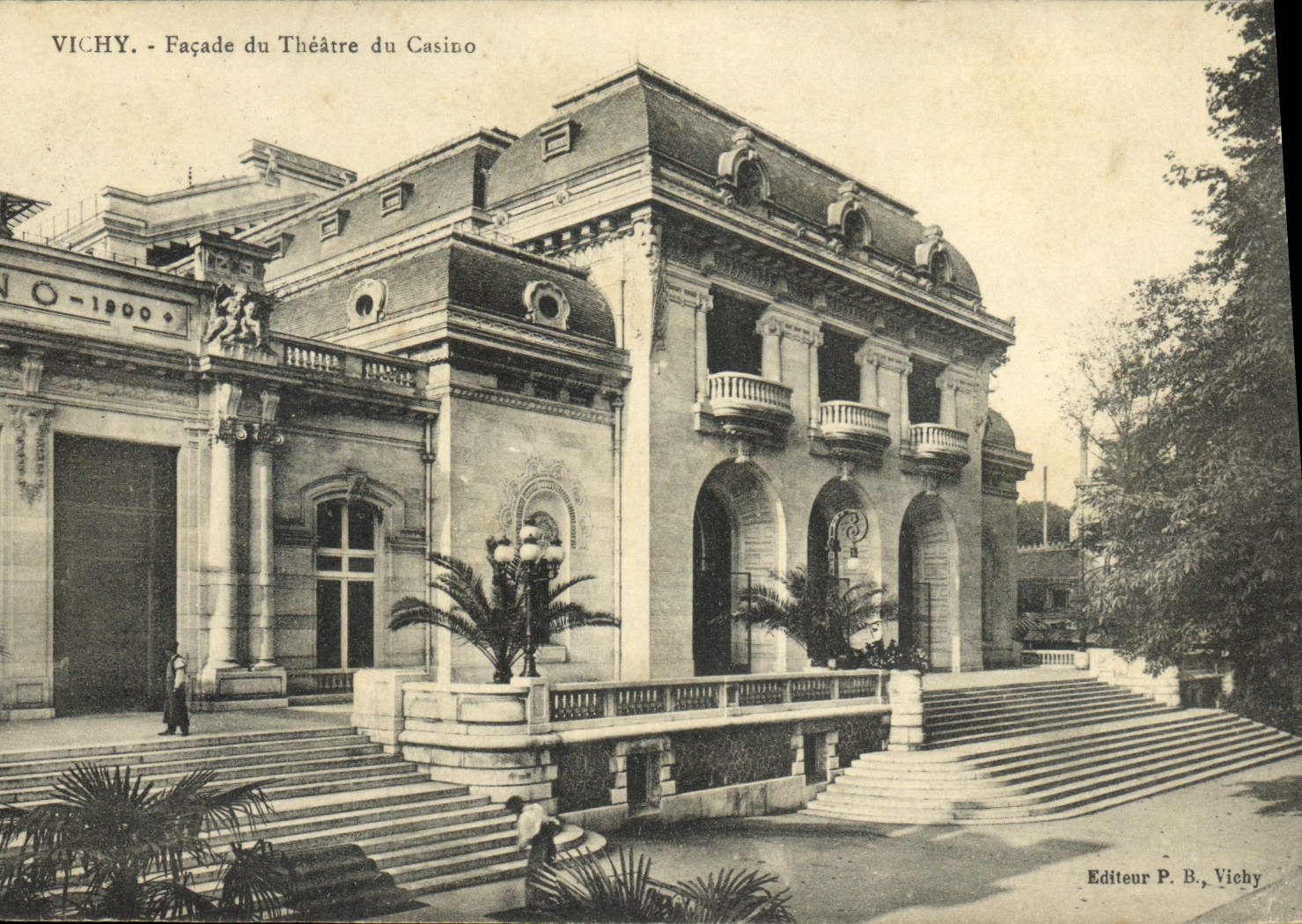 VINTAGE POSTCARD Vichy Frontage of the theater of the casino