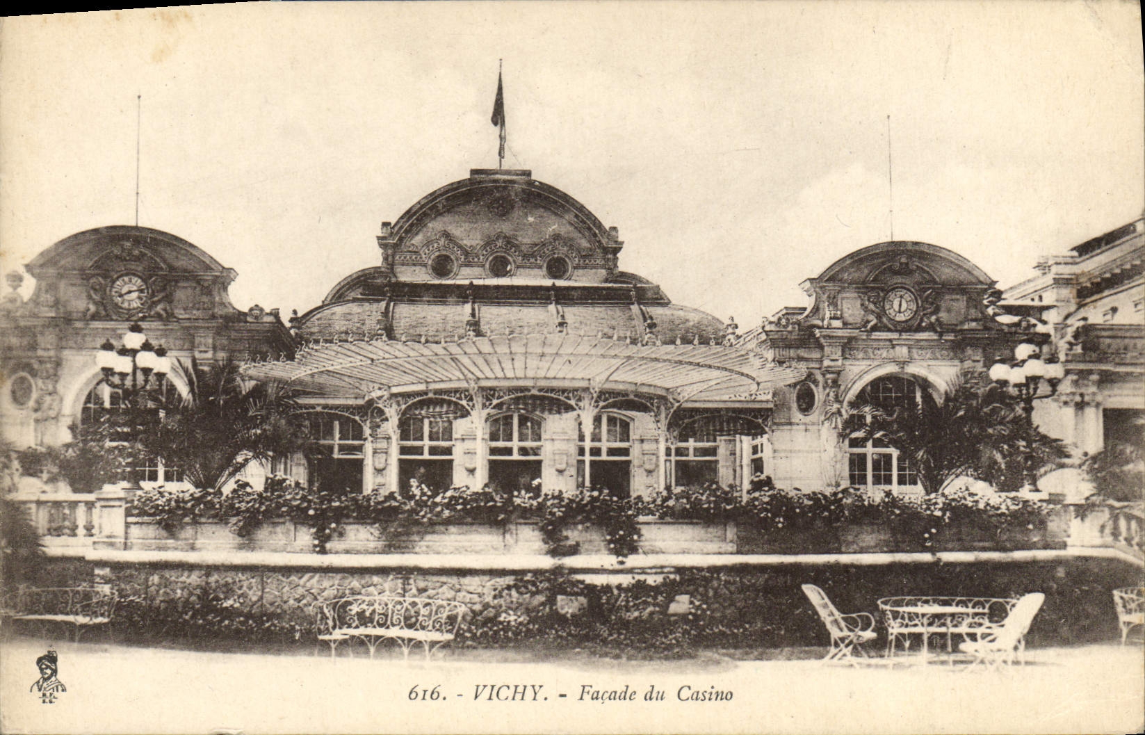 CPA Vichy Facade Du Casino
